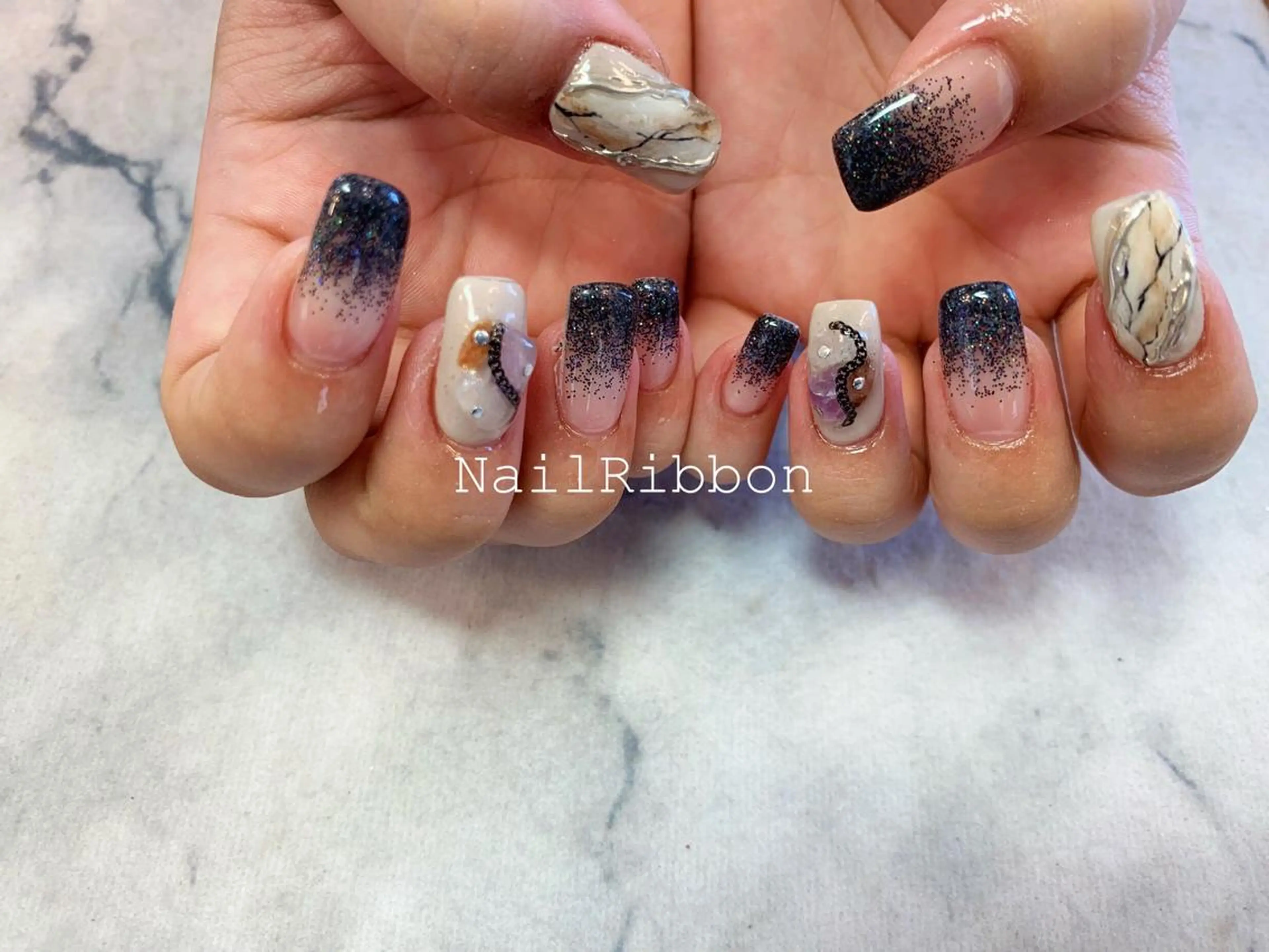 ネイル SWAMP nails所属・🎀ネイルサロン RIRI🎀のネイルデザイン