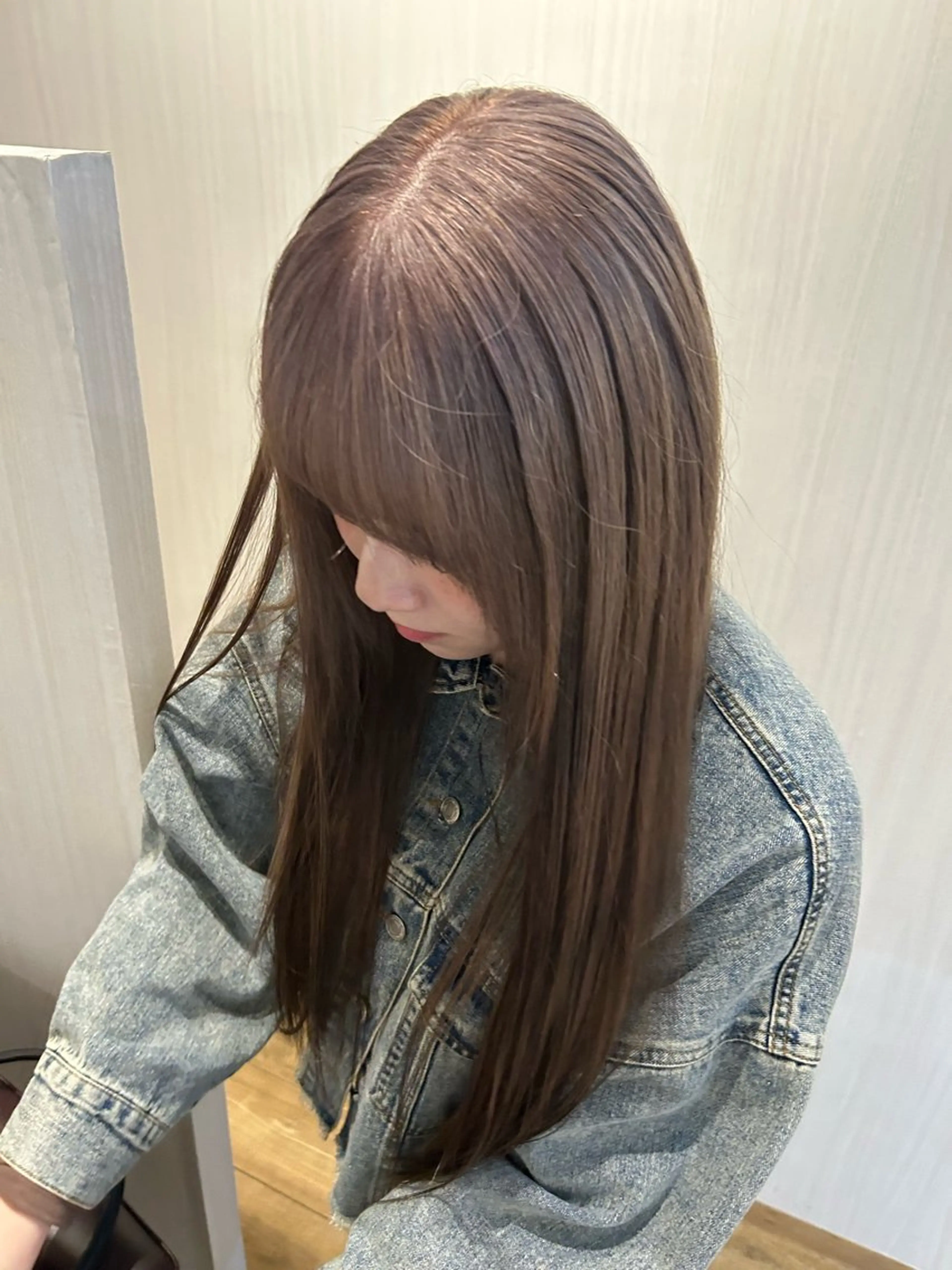 ロング カラー グレージュ ミルクティーグレージュ 浦野 翔のヘアスタイル