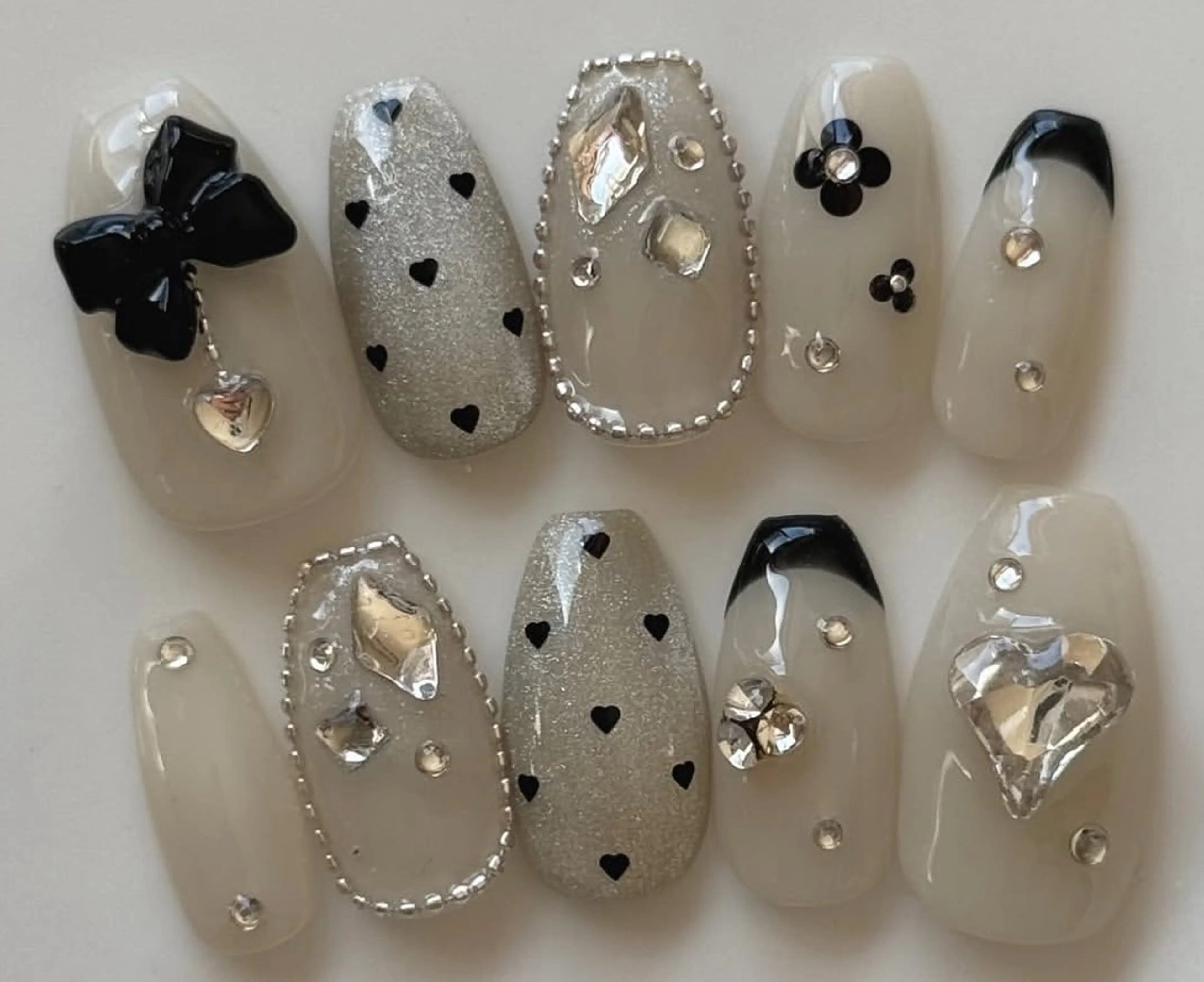 ネイル モナ& あきのネイルデザイン