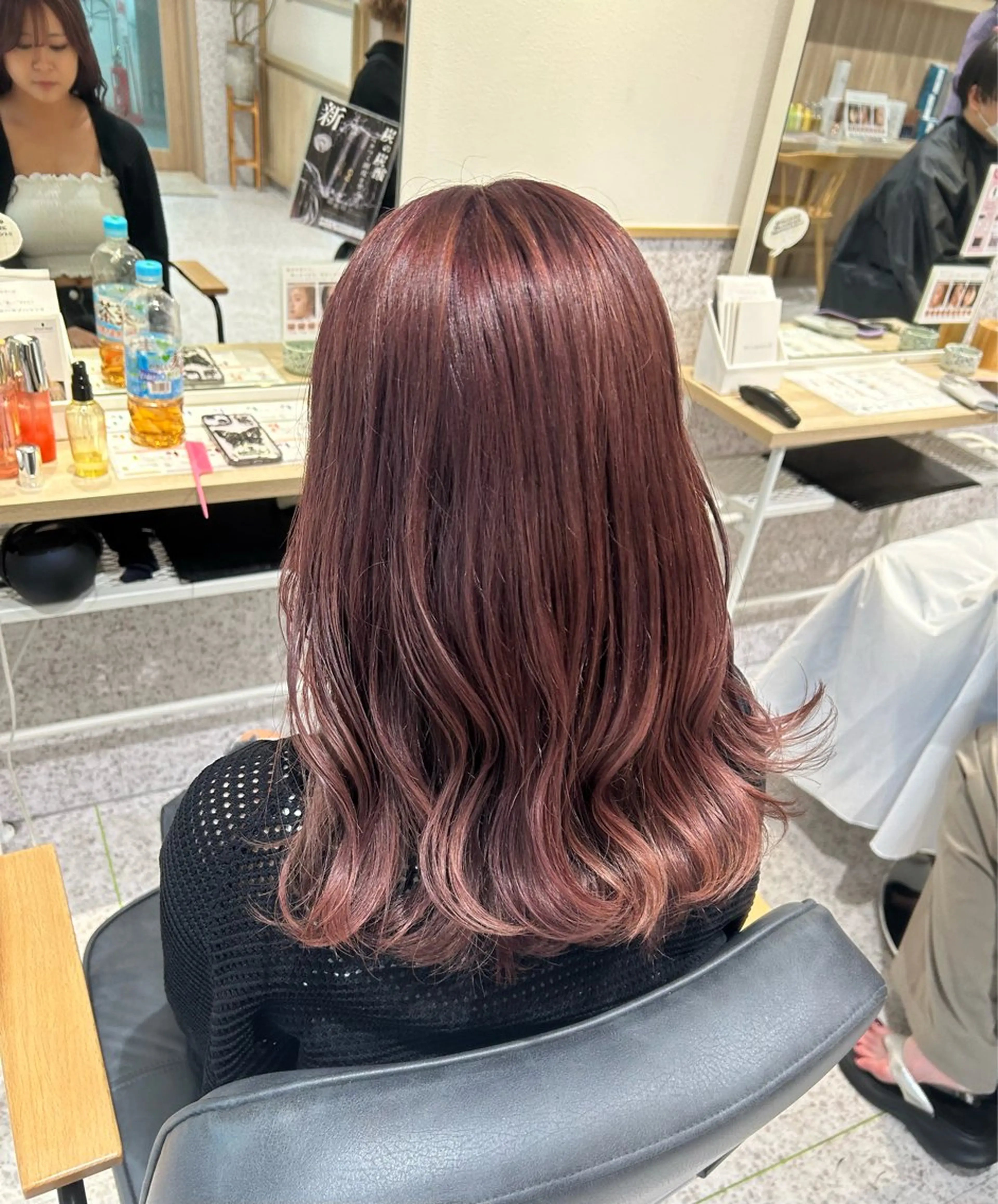 カラー ダブルカラー イヤリングカラー ハイトーンカラー インナーカラー 髪質改善 ヘアカラー ♡ハイトーン★ ネイル/しの♡のヘアスタイル
