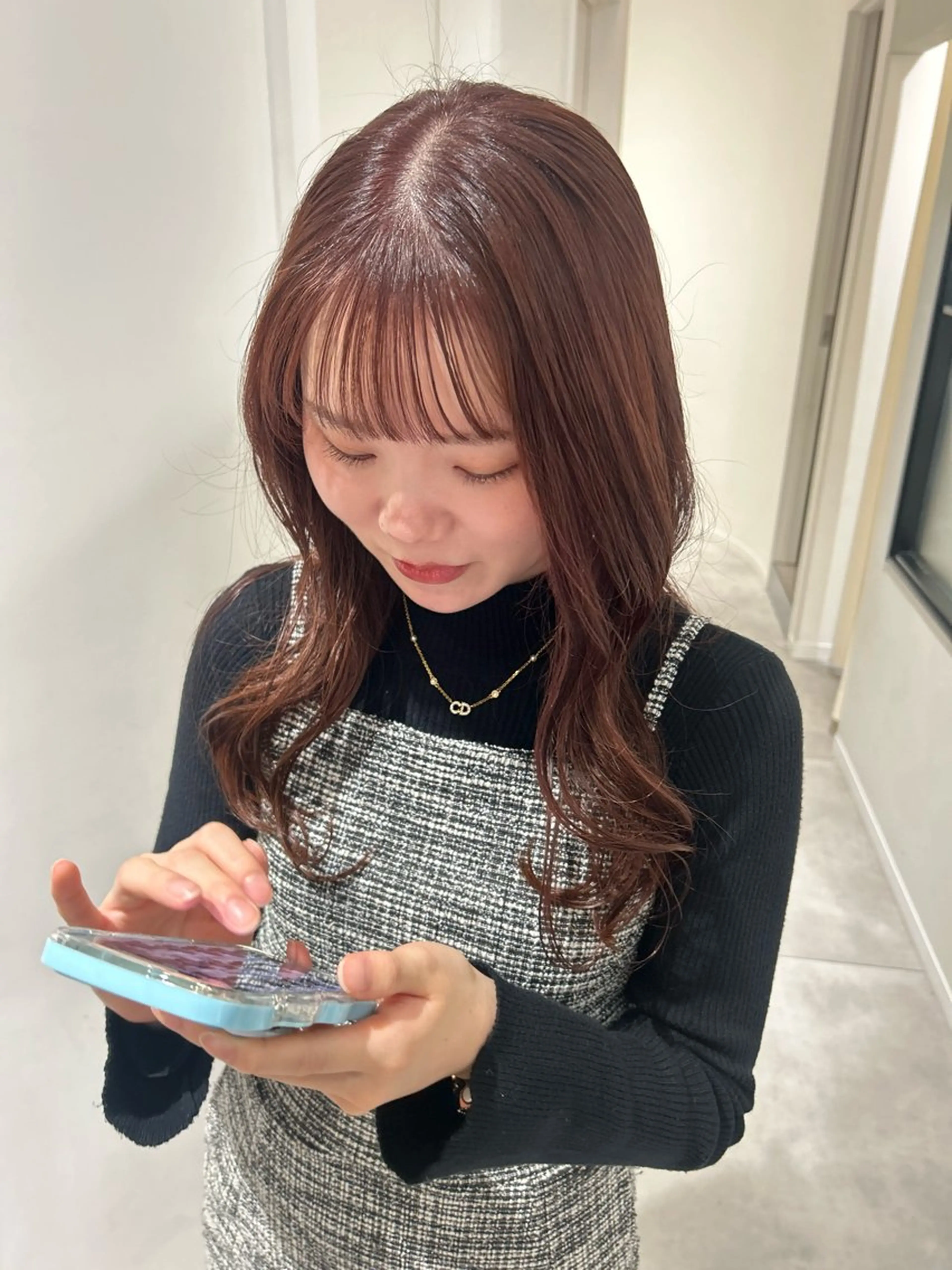 セミロング カラー ブラウンカラー ピンクカラー ピンクブラウン カット ヘアカラー オリーブベージュ/ ブリーチなし透明感のヘアスタイル