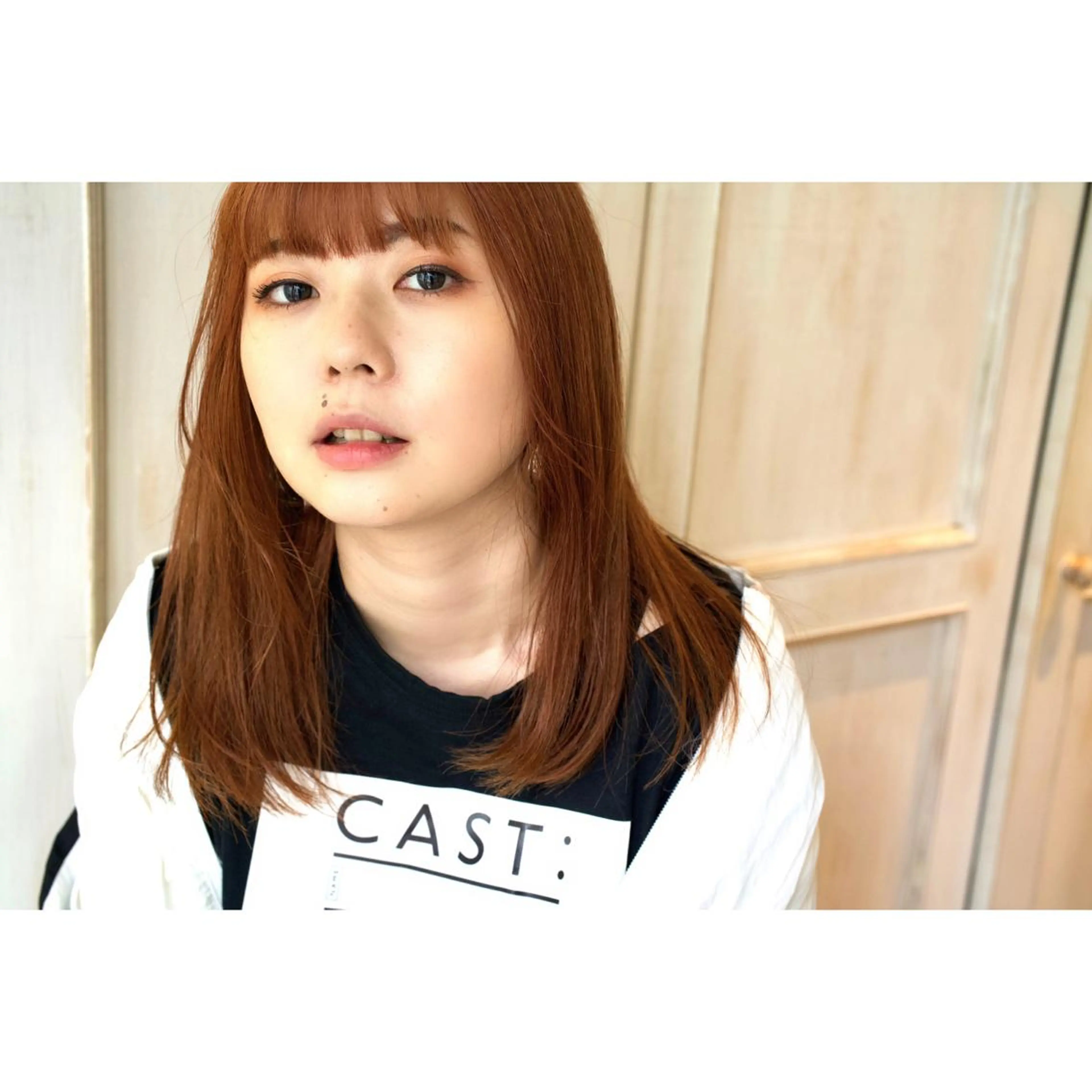 セミロング カラー fio マナミのヘアスタイル