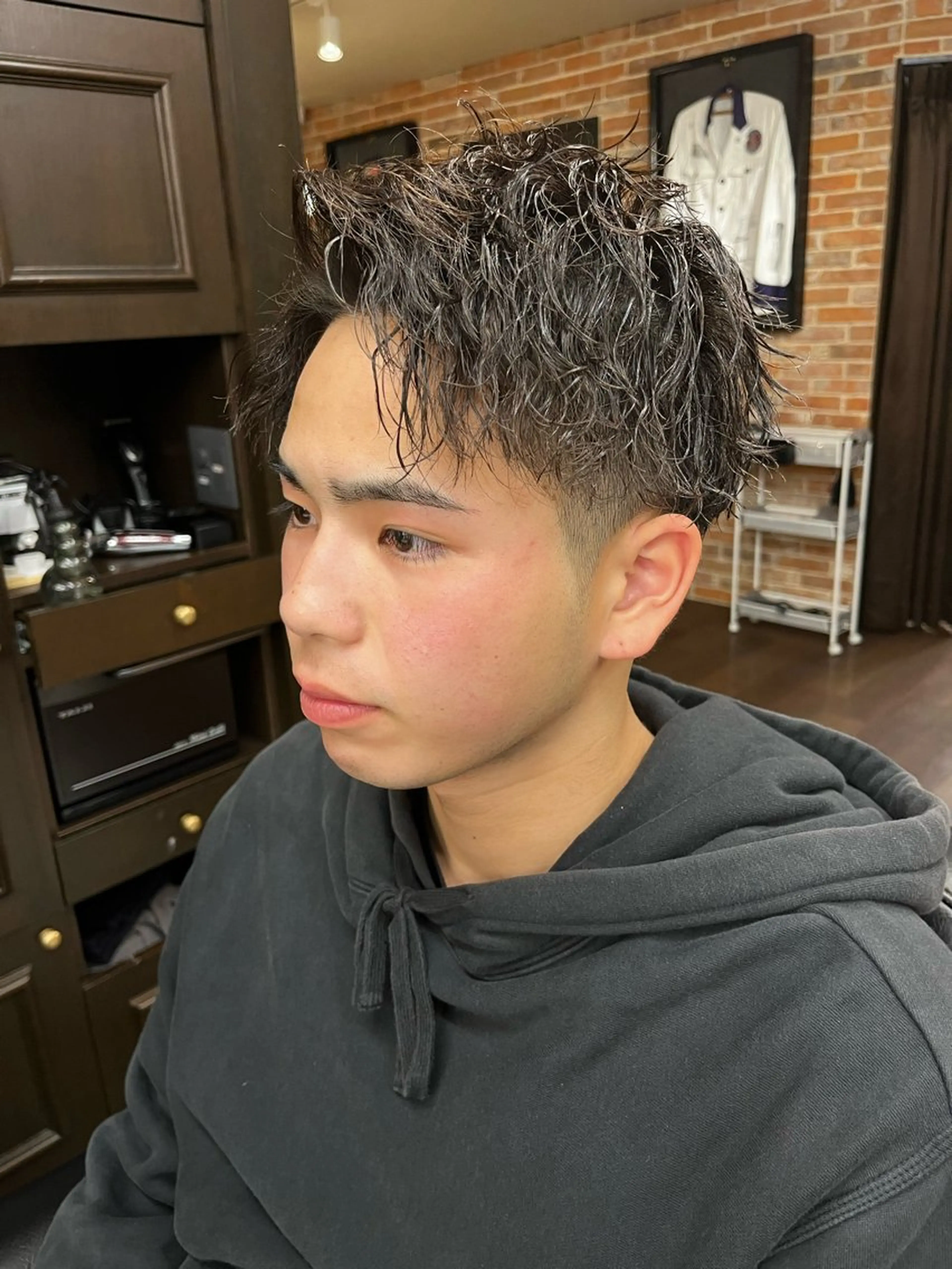 ミディアム 佐藤 詩音のヘアスタイル