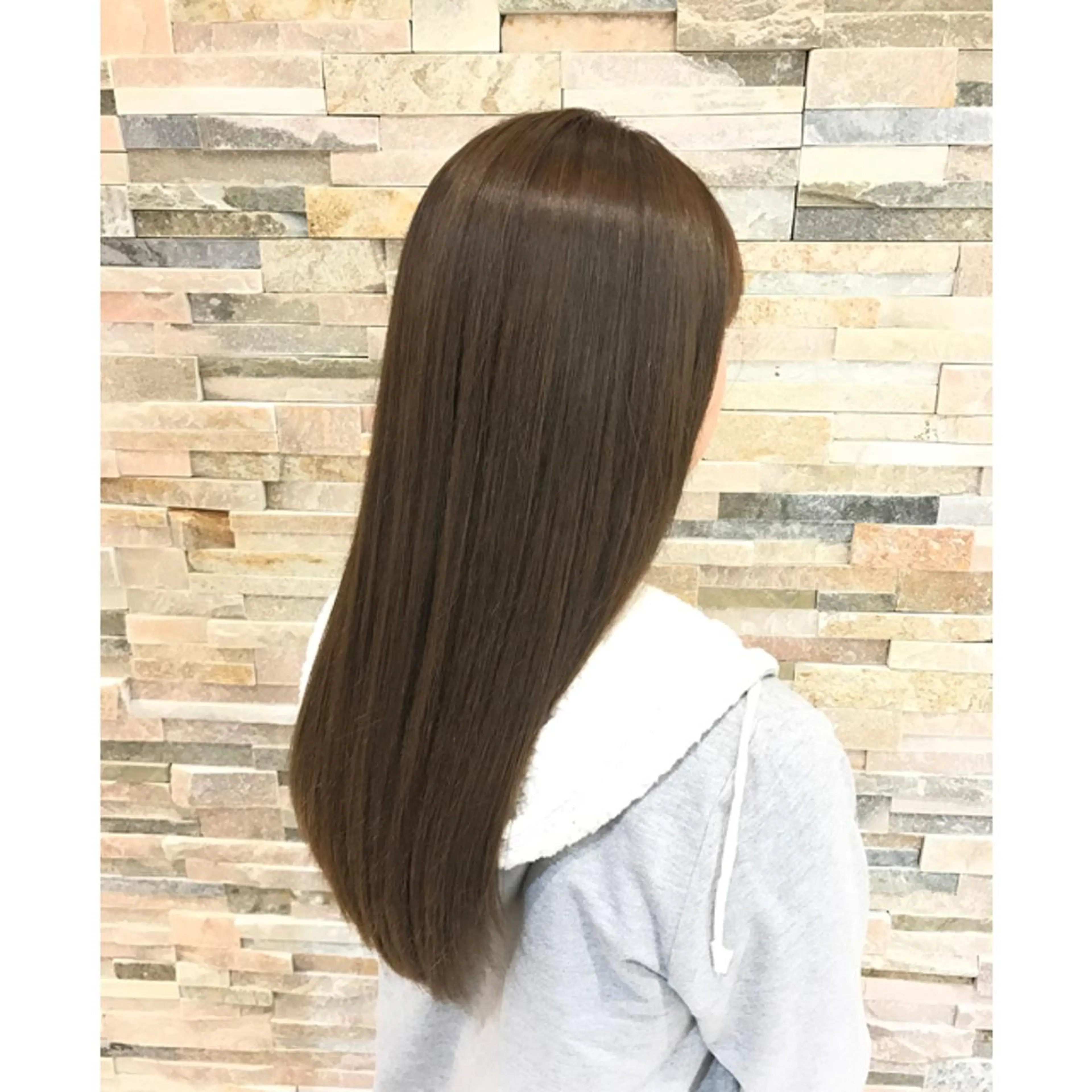 ロング アッシュ 若林 美由希のヘアスタイル