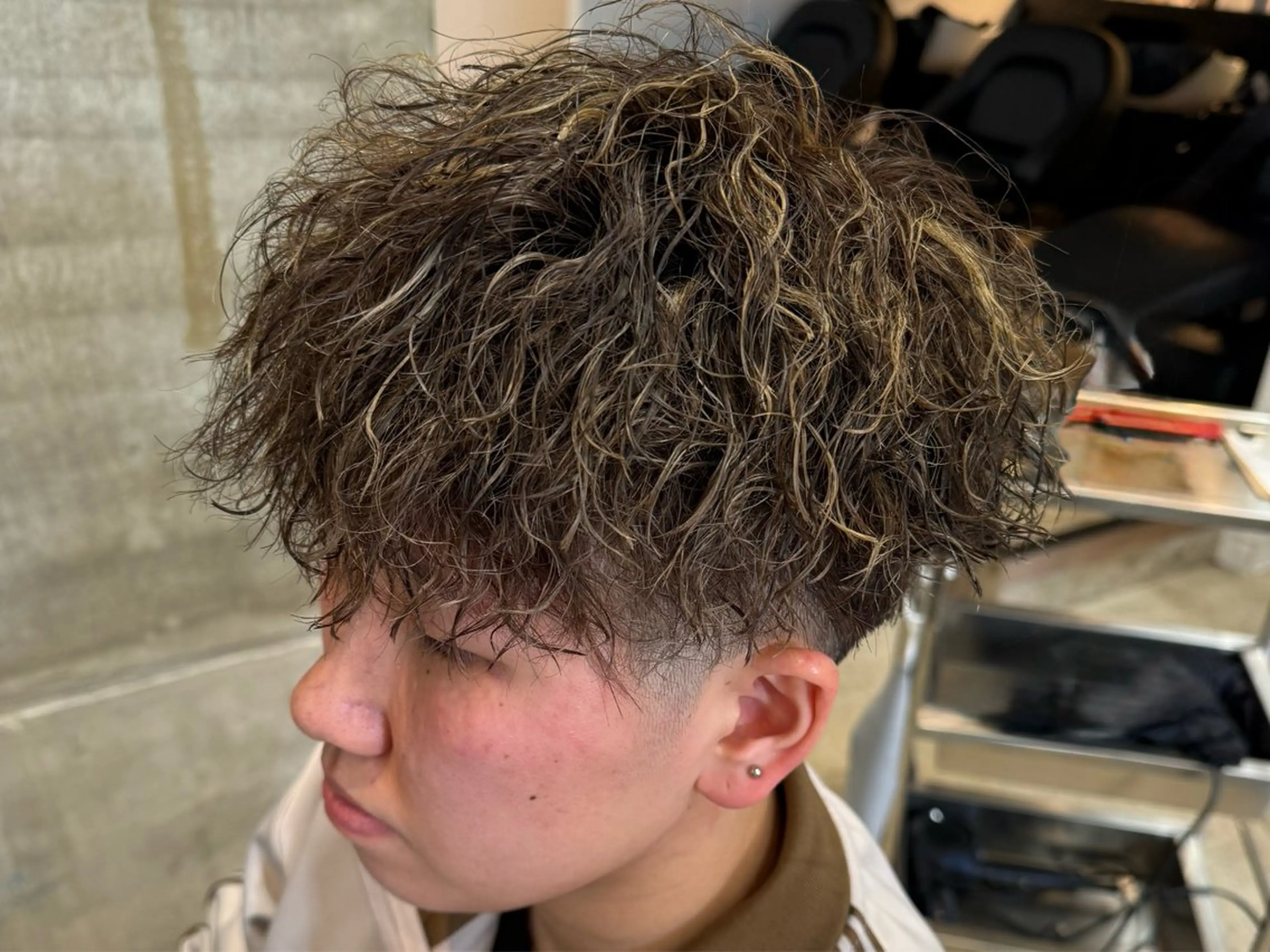ショート カラー パーマ メンズ メンズメッシュ メッシュ カット ヘアカラー パーマ 飯泉/メンズカラー ツイスパ/メッシュのヘアスタイル