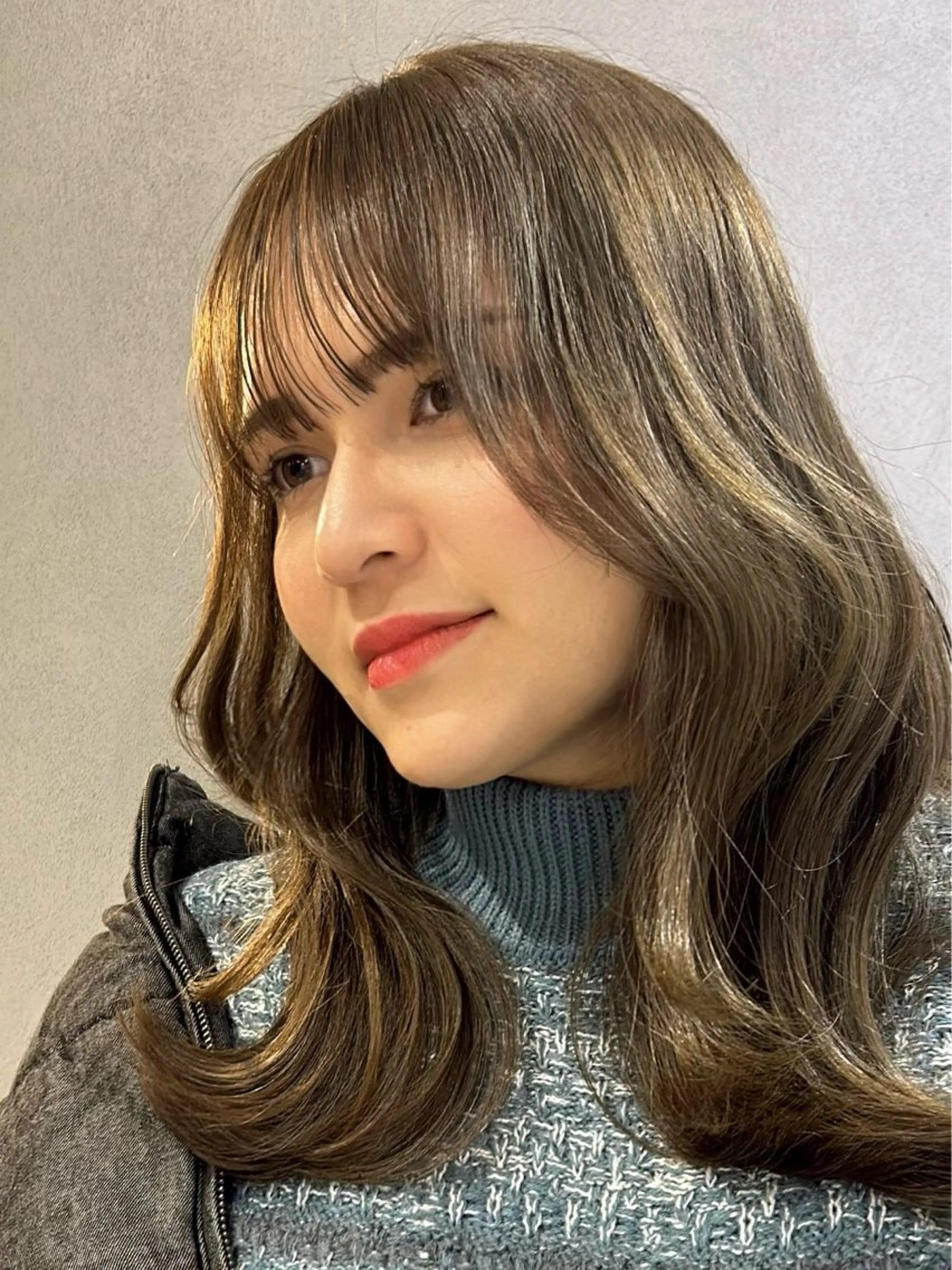 ミディアム カラー まなり See.のヘアスタイル