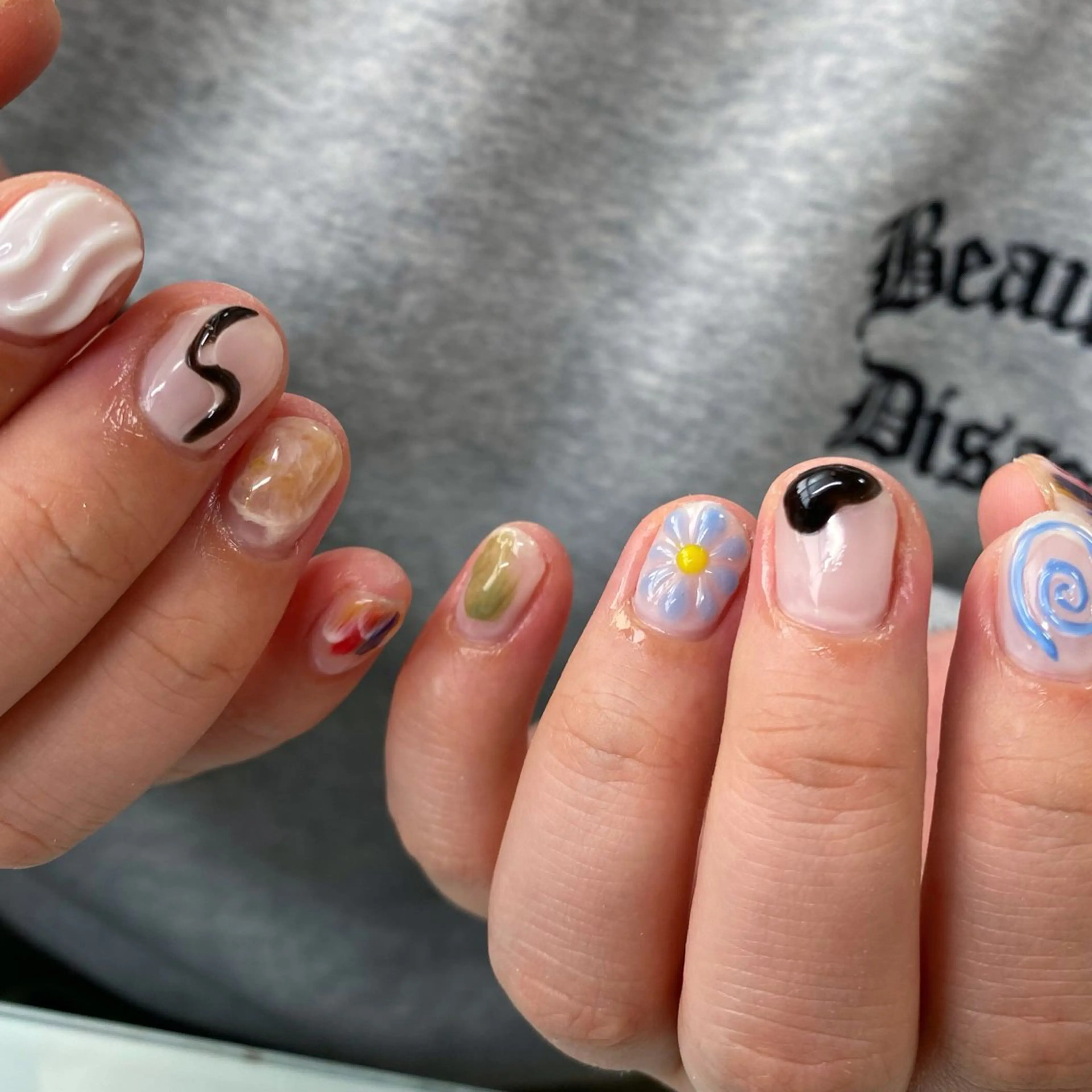 ネイル Laki nailのネイルデザイン