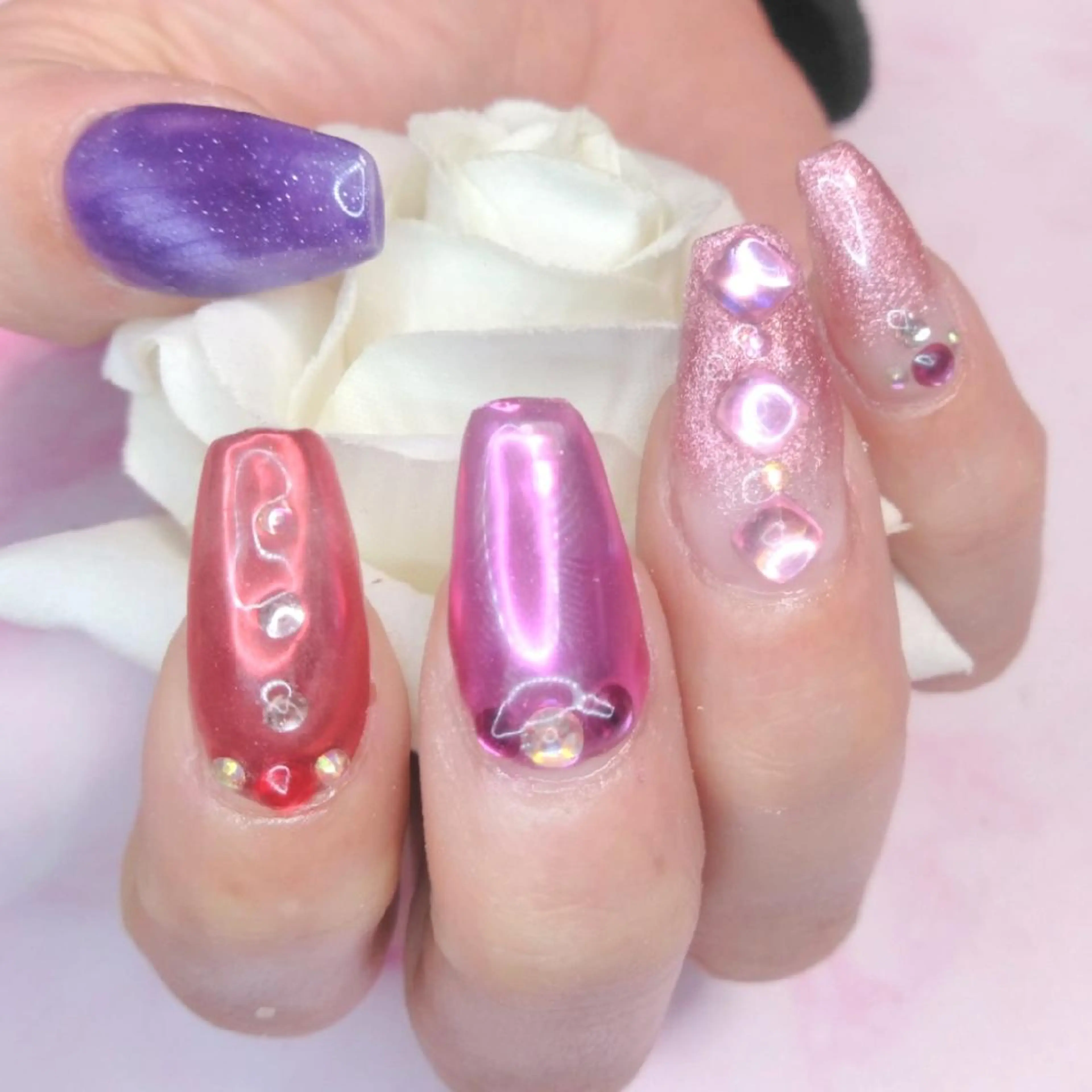 ネイル エステとネイル ローズコンフォートのネイルデザイン