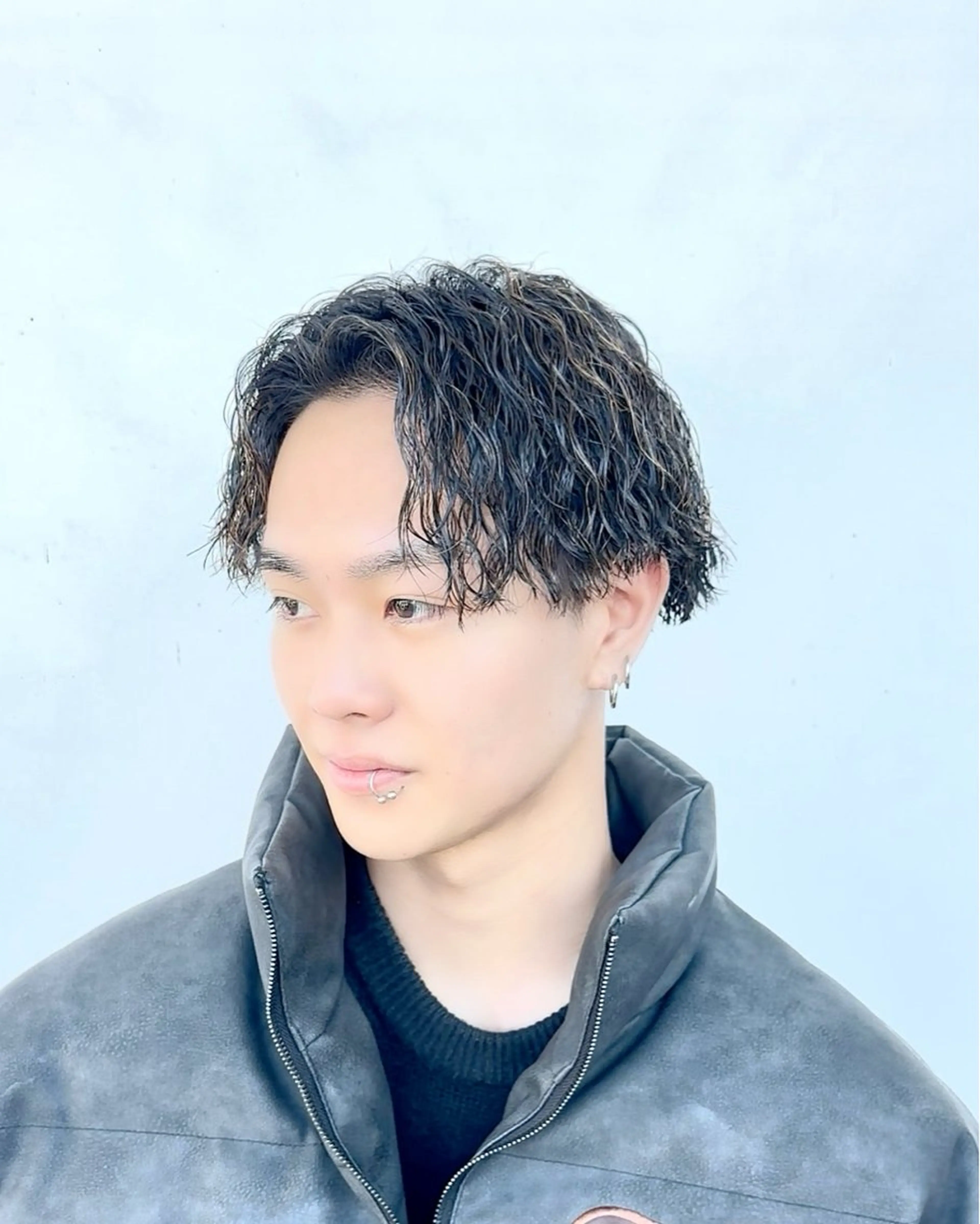 パーマ メンズ センターパート メンズハイライト カット パーマ 川地 由麿のヘアスタイル