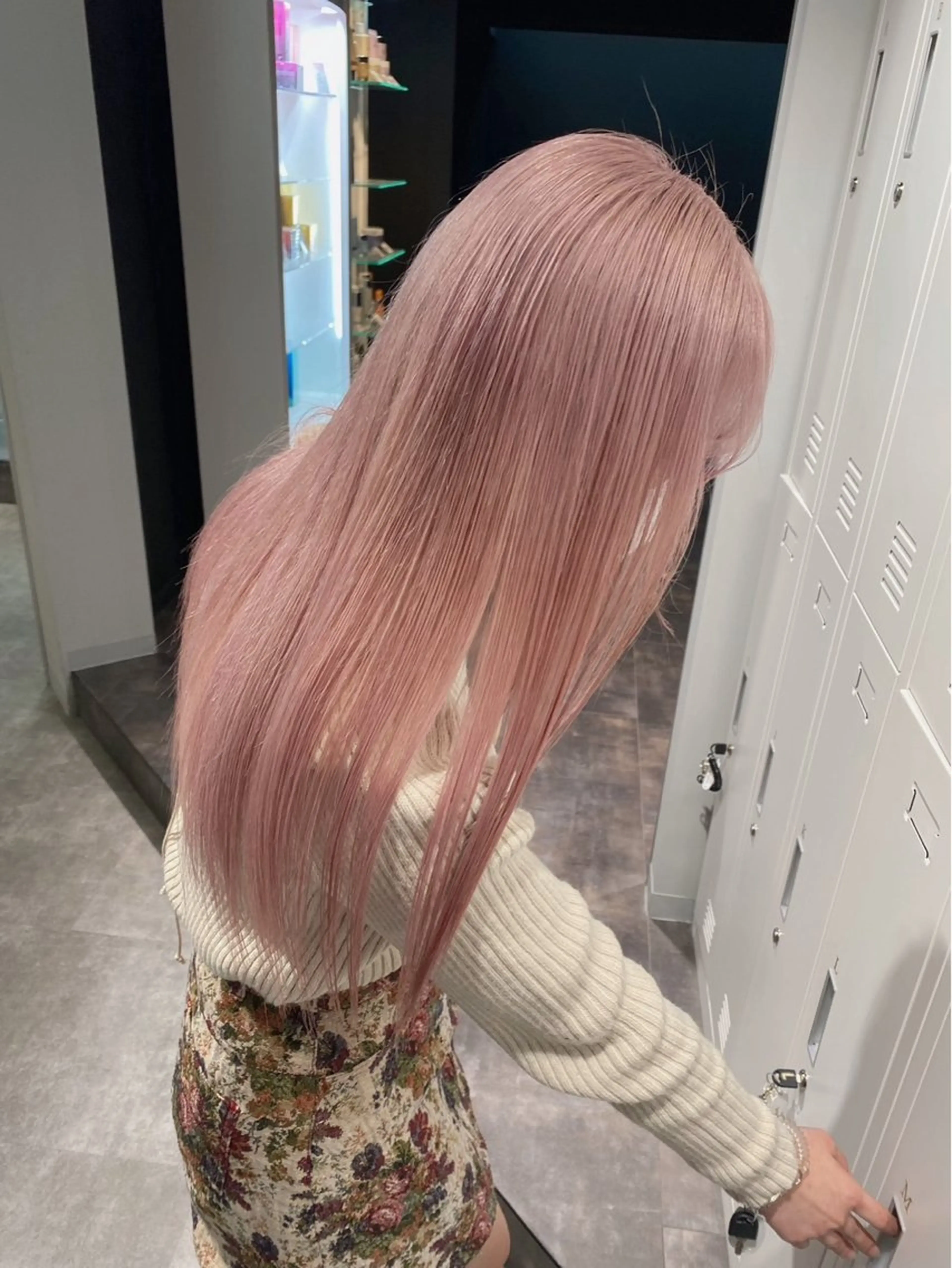 ロング カラー ヘアカラー ハイトーンカラー🩶 大阪/kanonのヘアスタイル