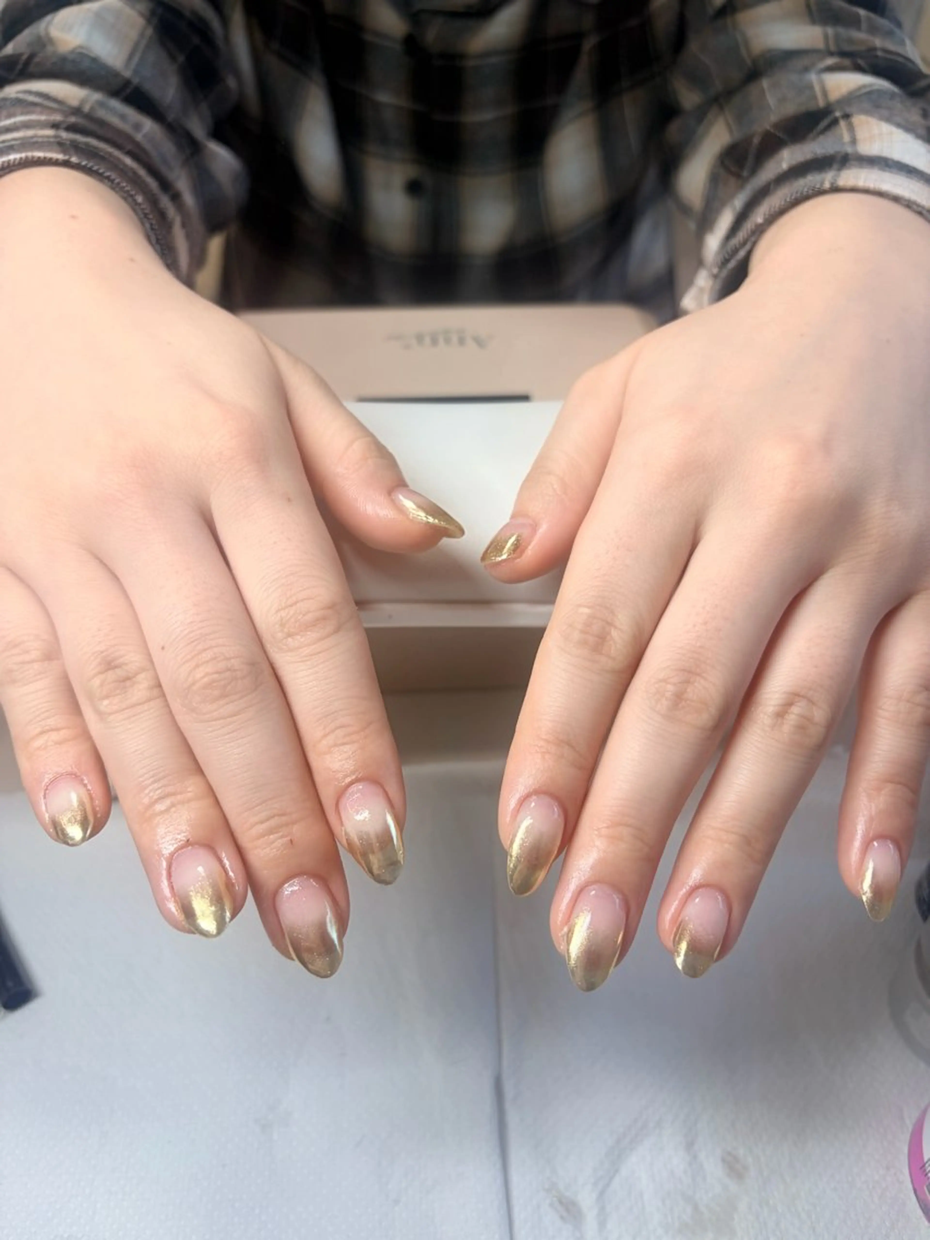 ネイル グラデーション ミラーネイル yuko 〜be 高槻店💅のネイルデザイン