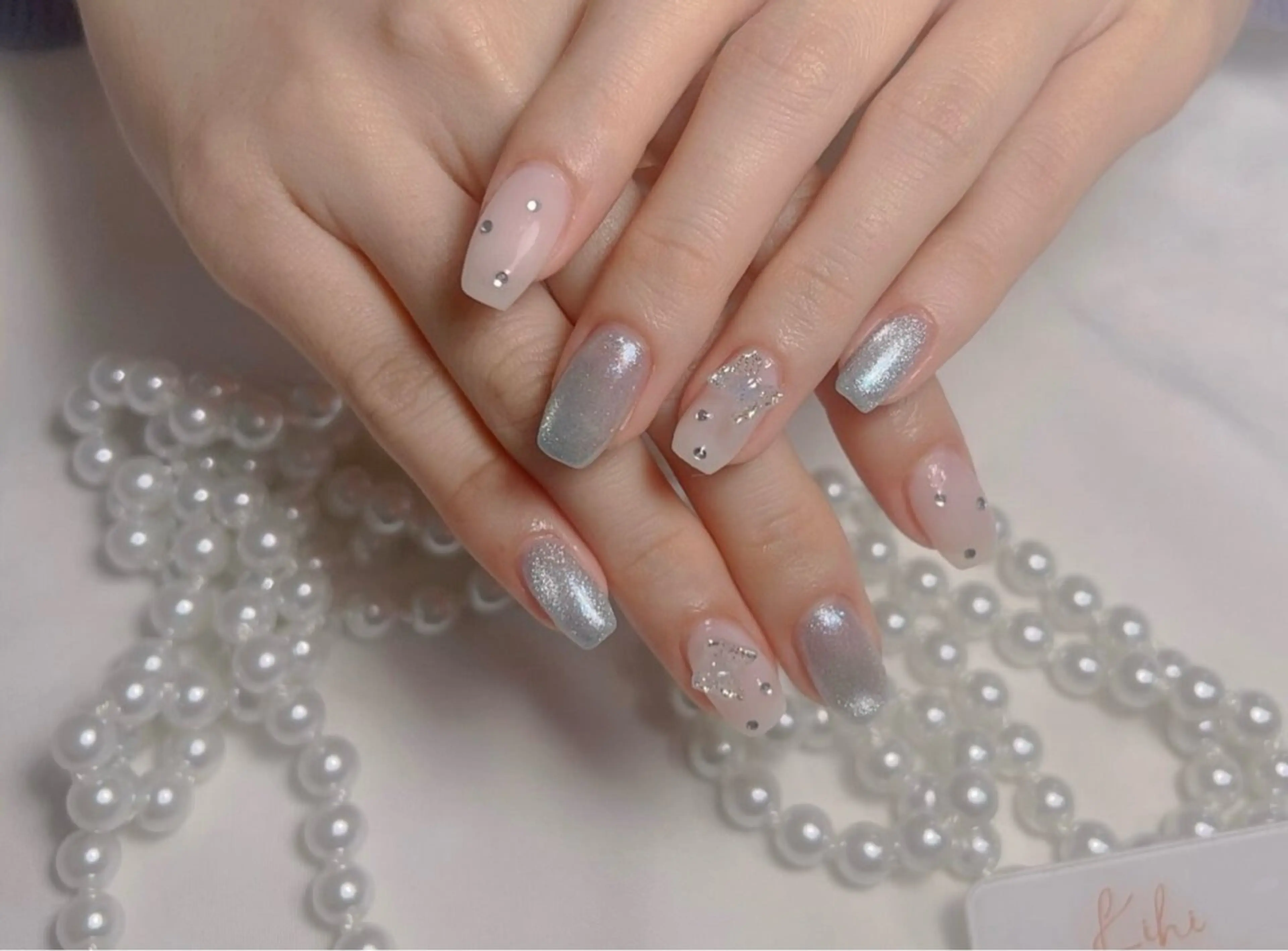 ネイル フレンチネイル ジェルネイル グラデーション キラキラネイル 韓国ネイル 清水 ユナのネイルデザイン