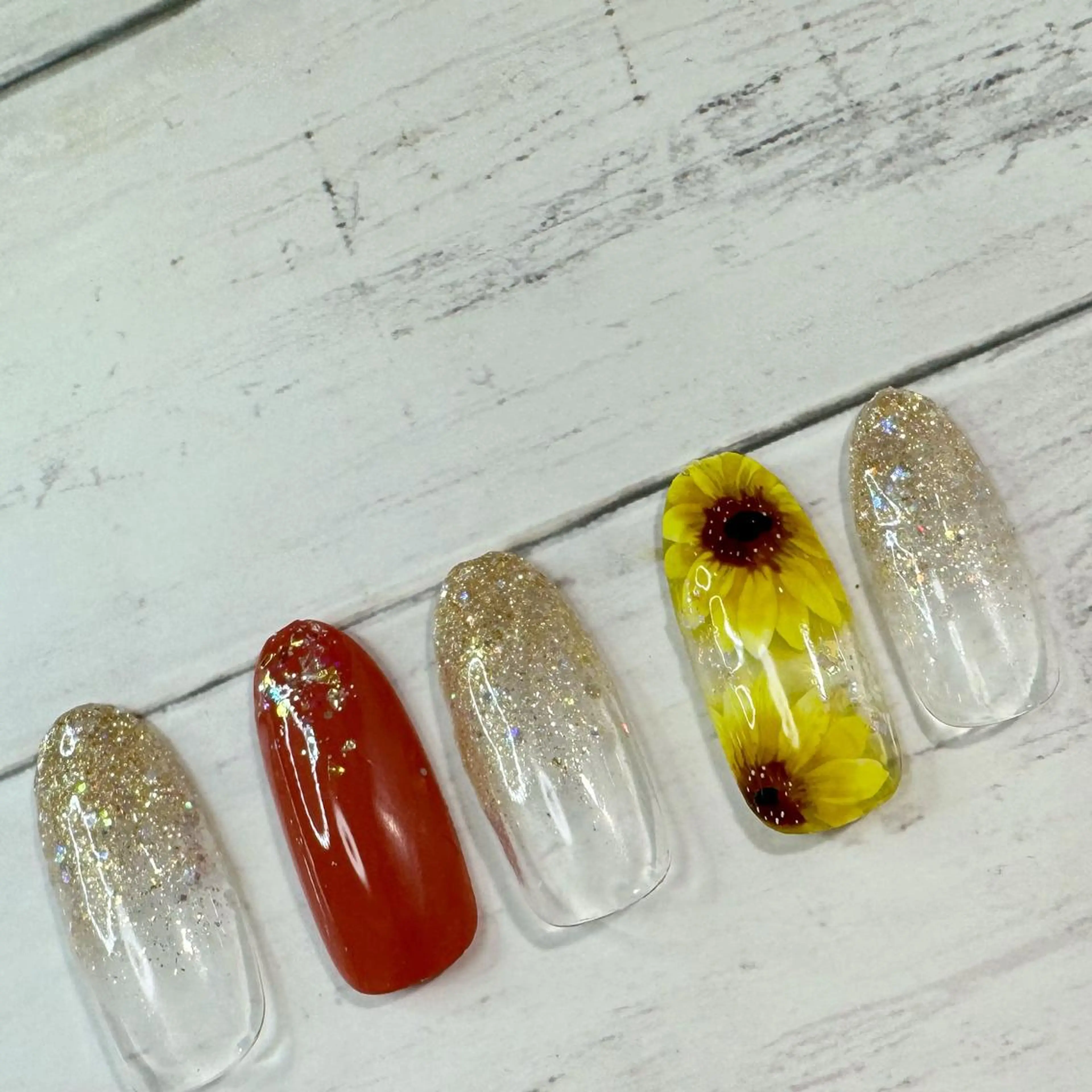 ネイル Myu博多店 かえでのネイルデザイン