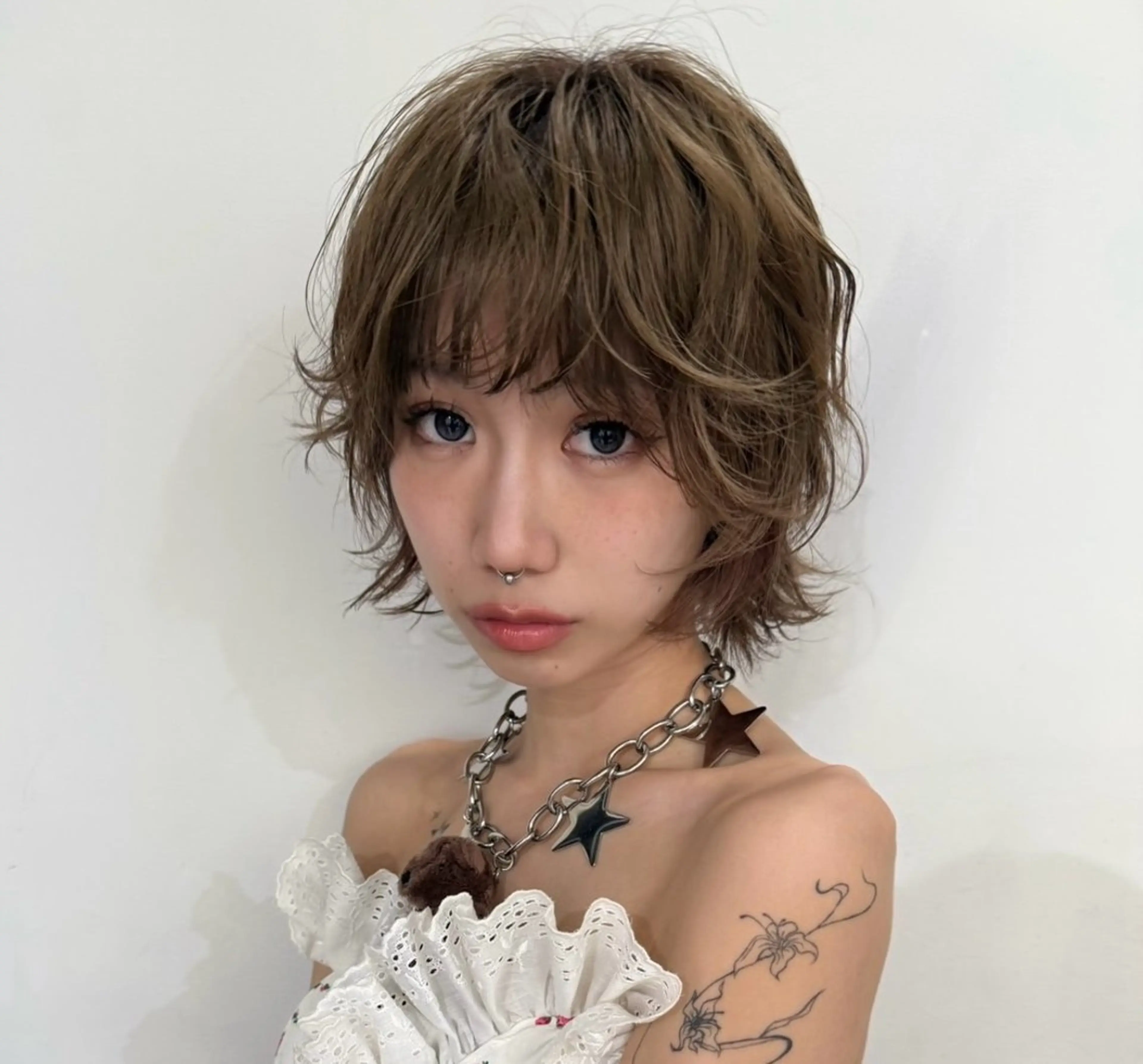 セミロング こだわりハイトーン/ ケアブリーチ/岸のヘアスタイル