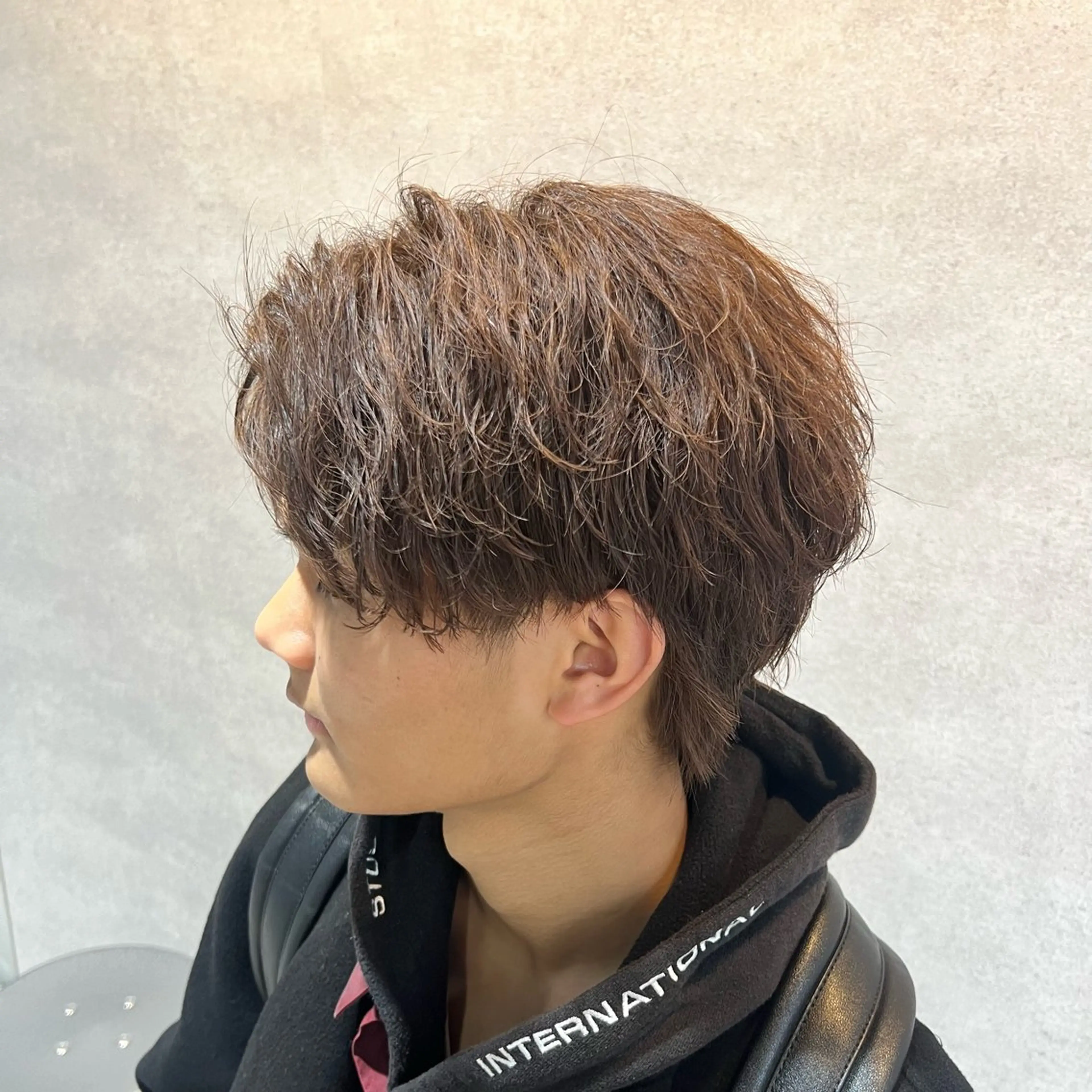 ショート カラー パーマ ヘアアレンジ メンズ センターパート メンズハイライト メンズメッシュ マッシュ メンズパーマ カット パーマ トリートメント ヘッドスパ ヘアセット 仕上がり満足度No. 1🔥BLUCK🔥のヘアスタイル