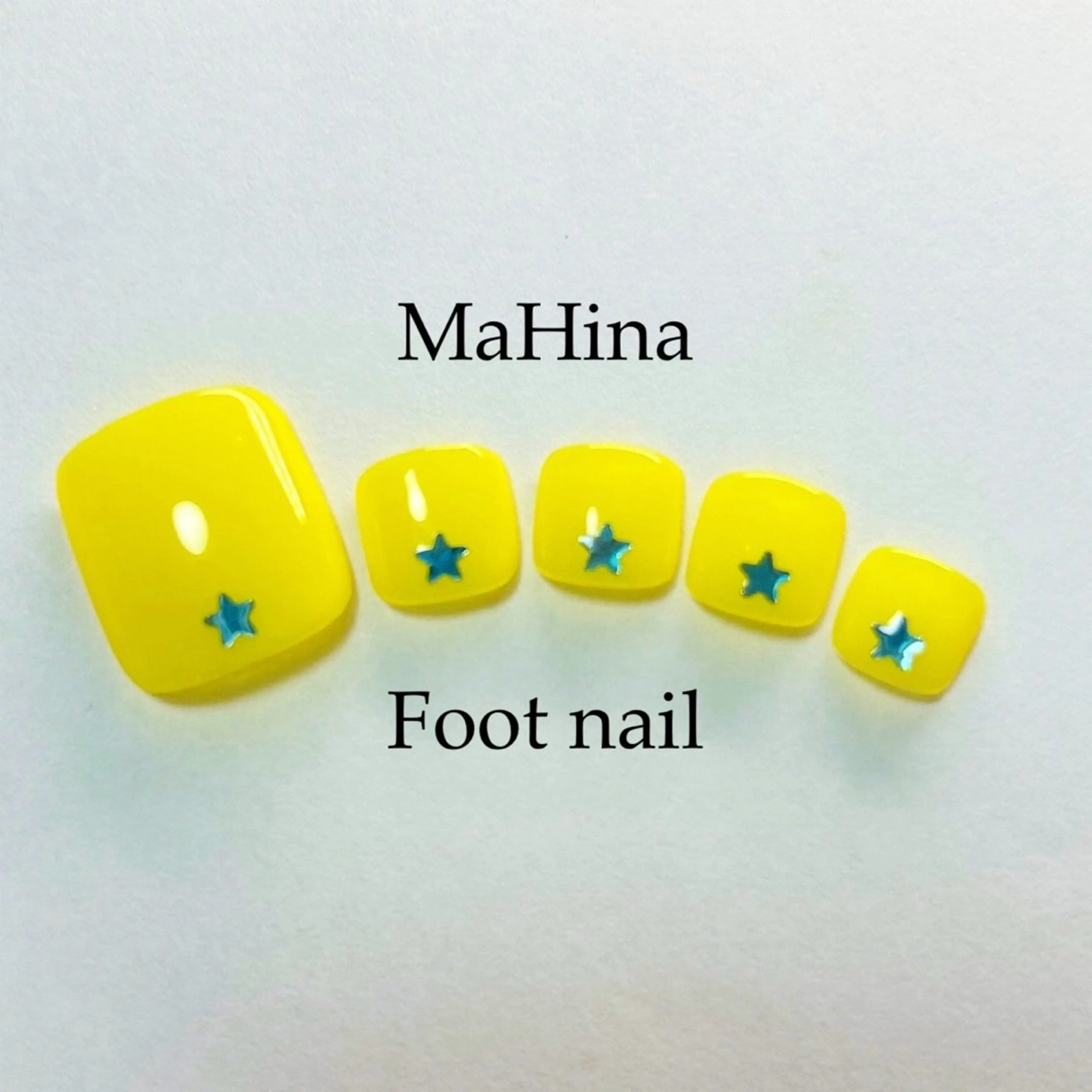 ネイル フットネイル ジェルネイル ホログラムネイル ワンカラーネイル 夏ネイル フットネイル Healing Salon...MaHina(マヒナ)所属・MaHina🌙 salonのネイルデザイン