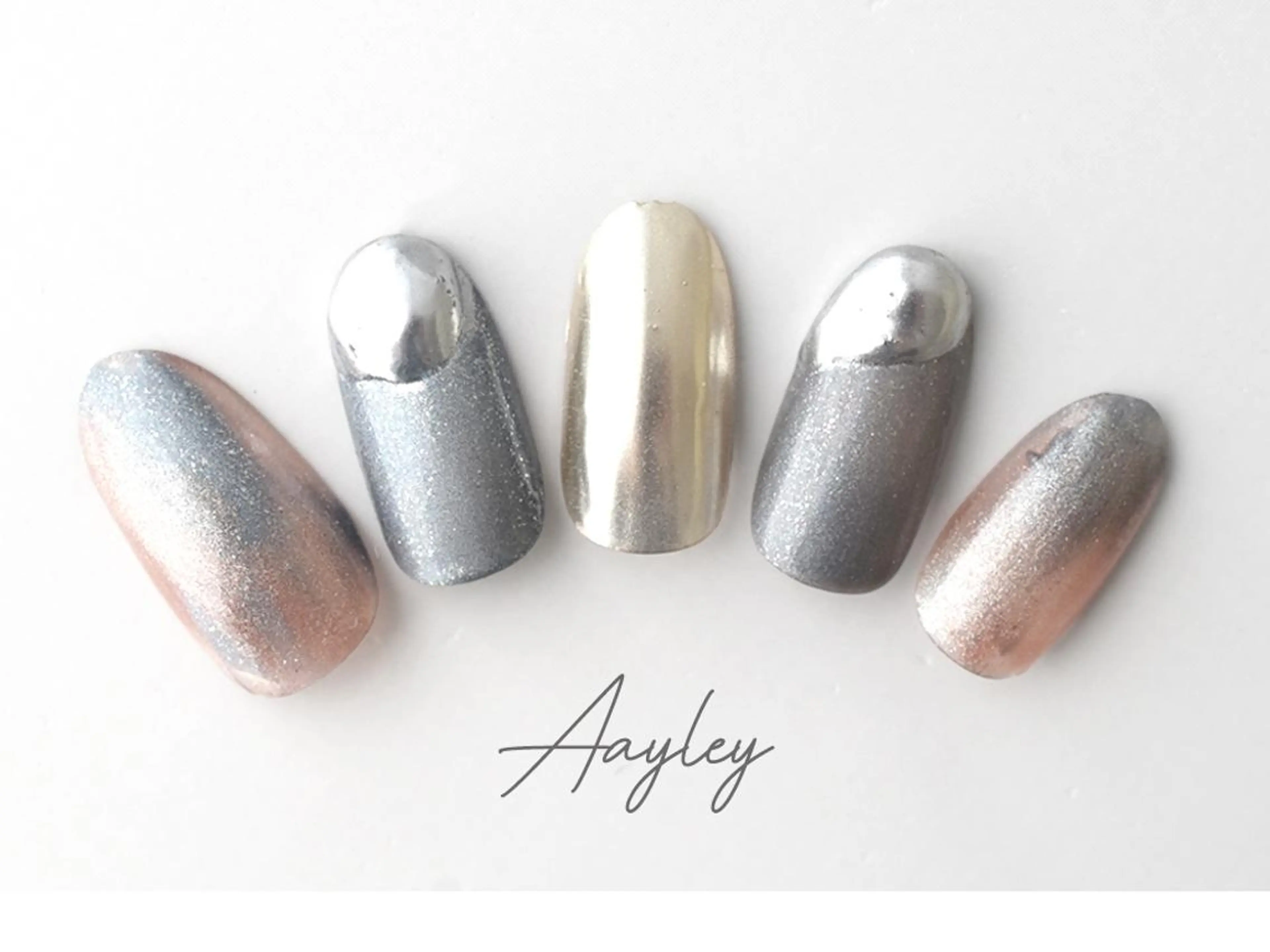 セミロング カラー ネイル Aayley(アイリー)Salon所属・Aayley アイリ―サロンのネイルデザイン
