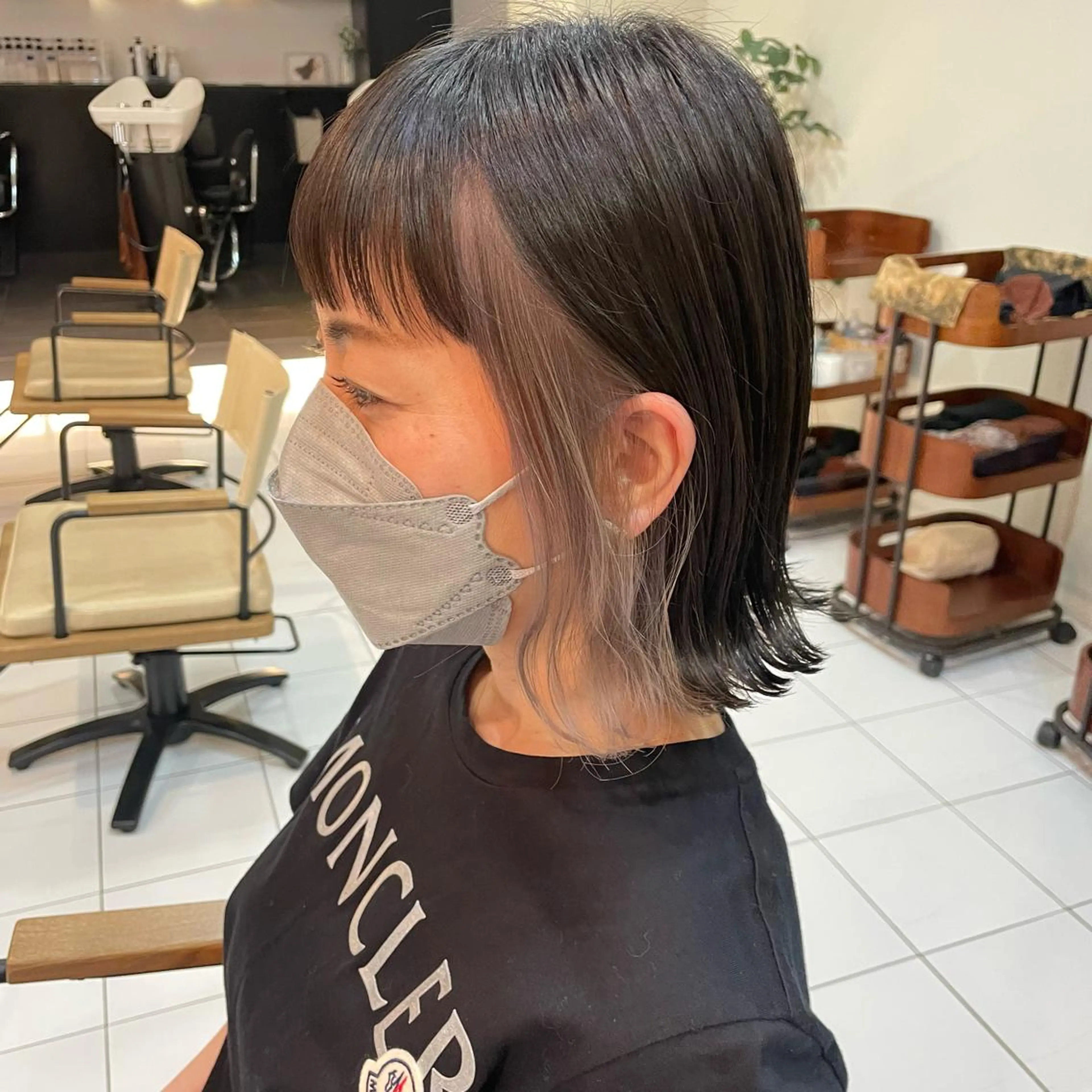 ミディアム カラー ブリーチ インナーカラー シルバー 透明感カラー/ 寺田千雅子のヘアスタイル