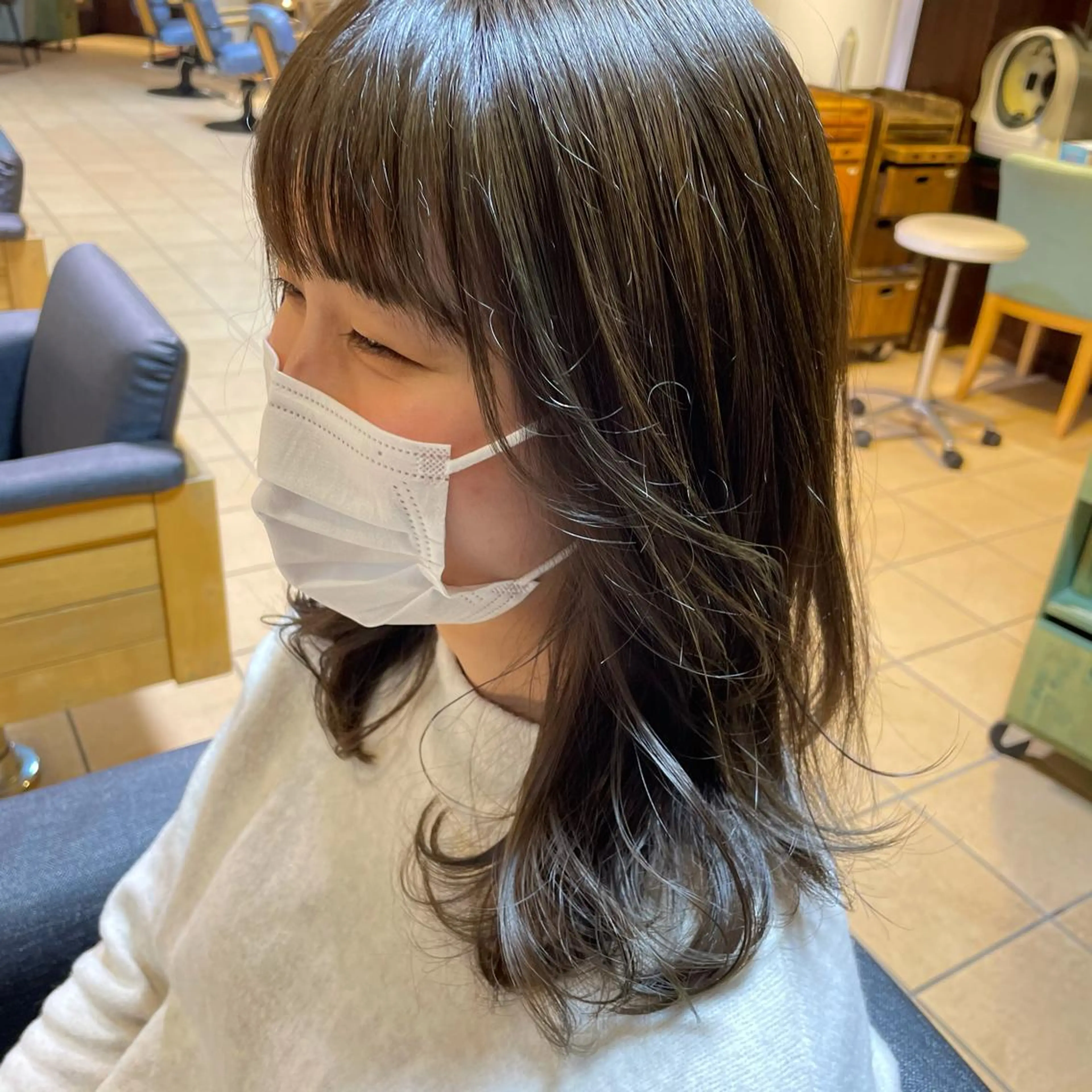 ミディアム カラー アッシュ ブルーカラー ブルーアッシュ カット ヘアカラー トリートメント AMANE🌼 ハヤシサオリのヘアスタイル