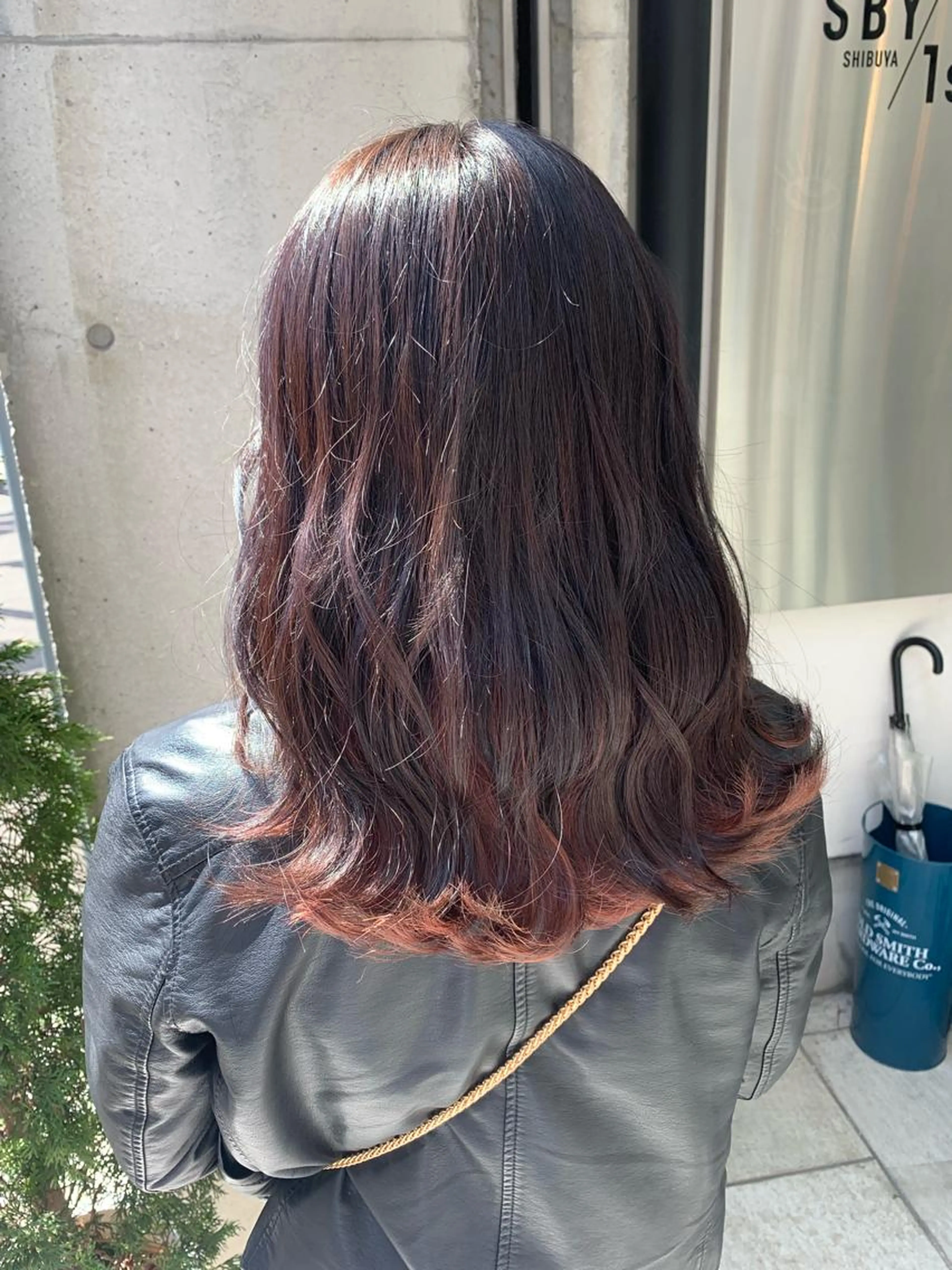 😻外国人風Wカラー（ブリーチ＋オンカラー）＆コテ仕上げOKの写真