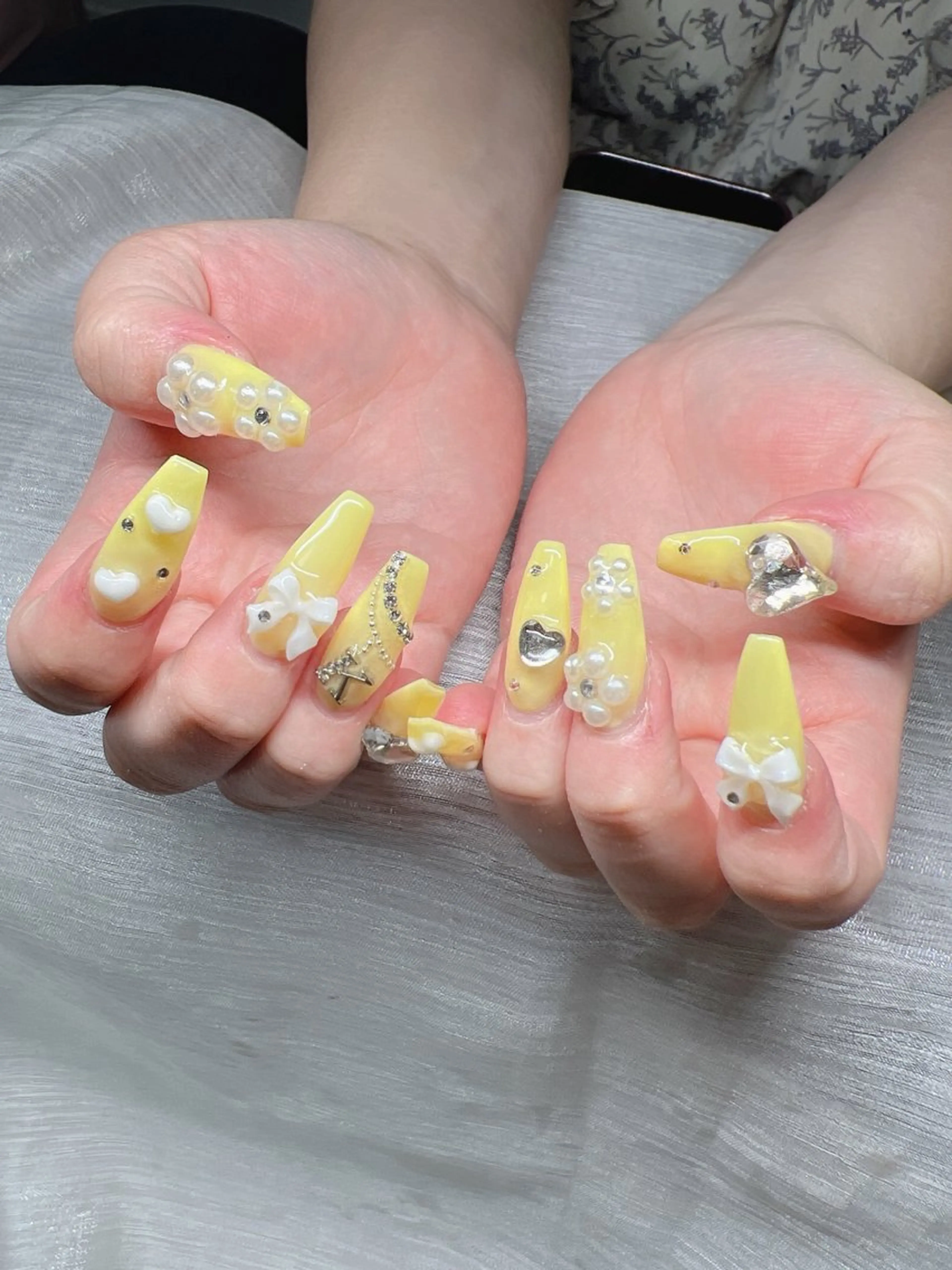 ネイル 長さ出し グラデーション 卒業式 キラキラネイル マグネットネイル Lee Nailsのネイルデザイン