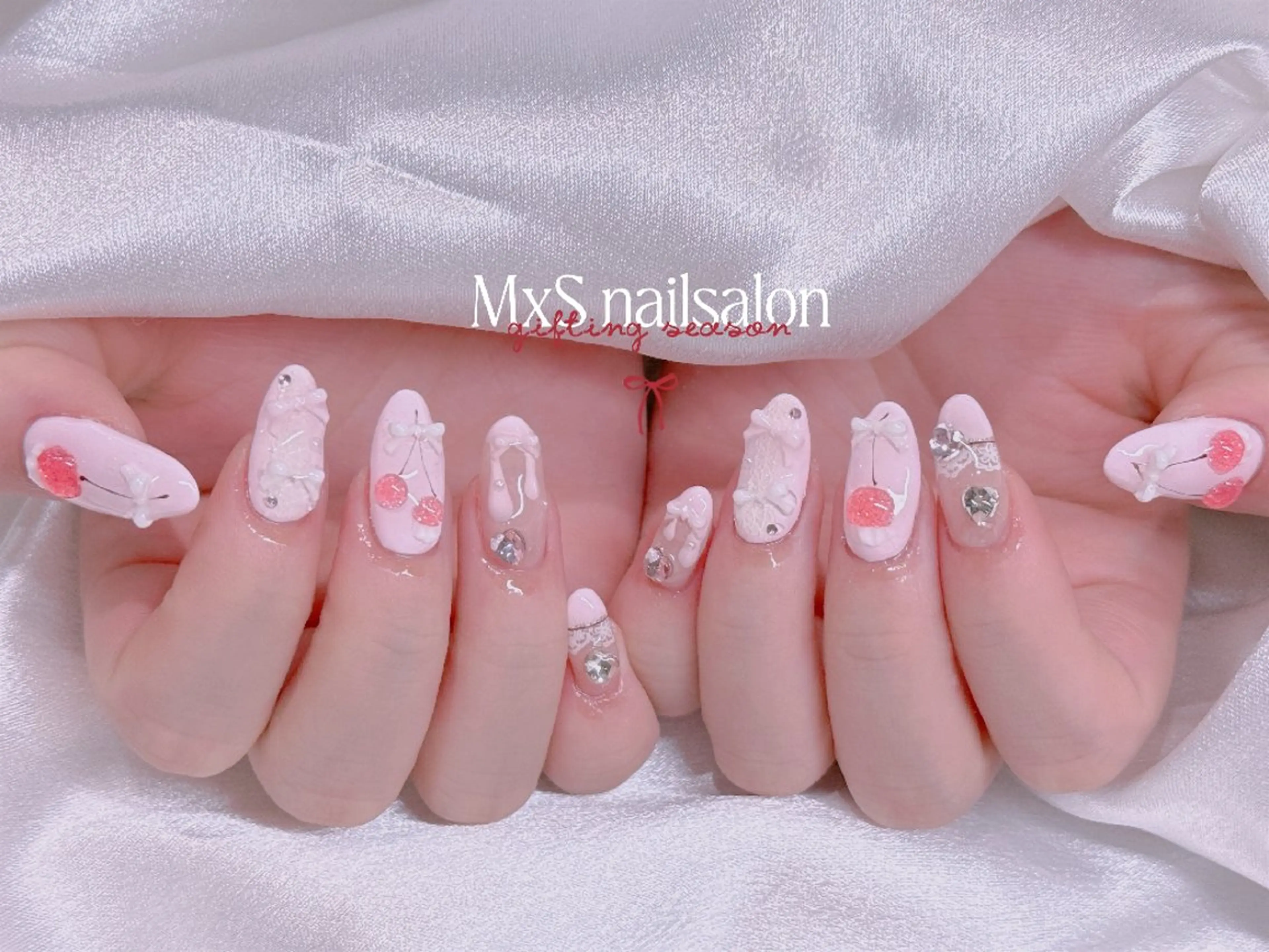 ネイル ジェルネイル 韓国ネイル マグネットネイル パラジェル バレンタイン ハンドネイル ハンドケア MxS Nail(長さだし/フィルイン/マグネット/韓国ネイル/ワンホンネイル/ワンカラー)所属・MxS リィリィのネイルデザイン