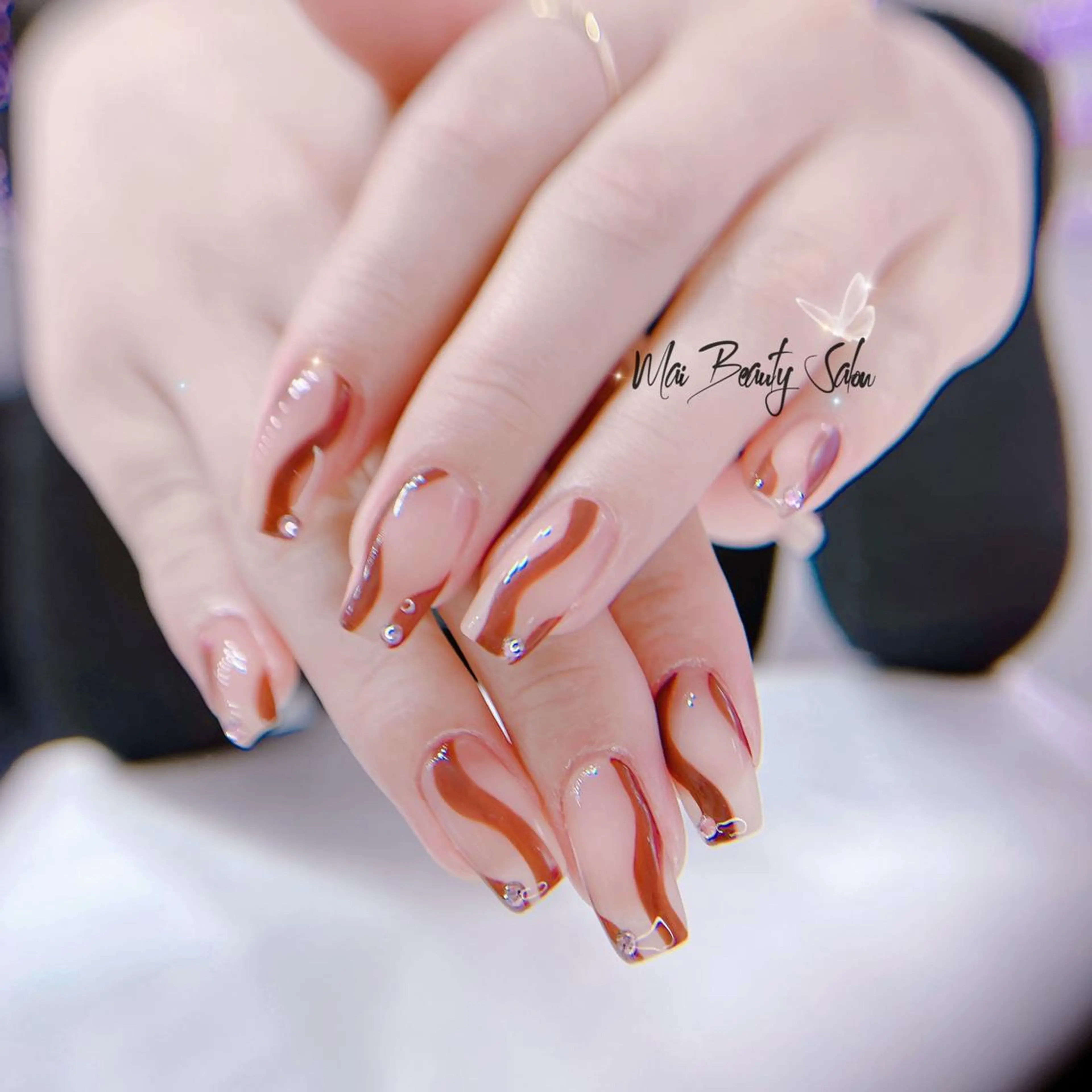 ネイル オーロラネイル 長さ出し フラッシュネイル フレンチネイル ジェルネイル MaiBeauty DanHiのネイルデザイン