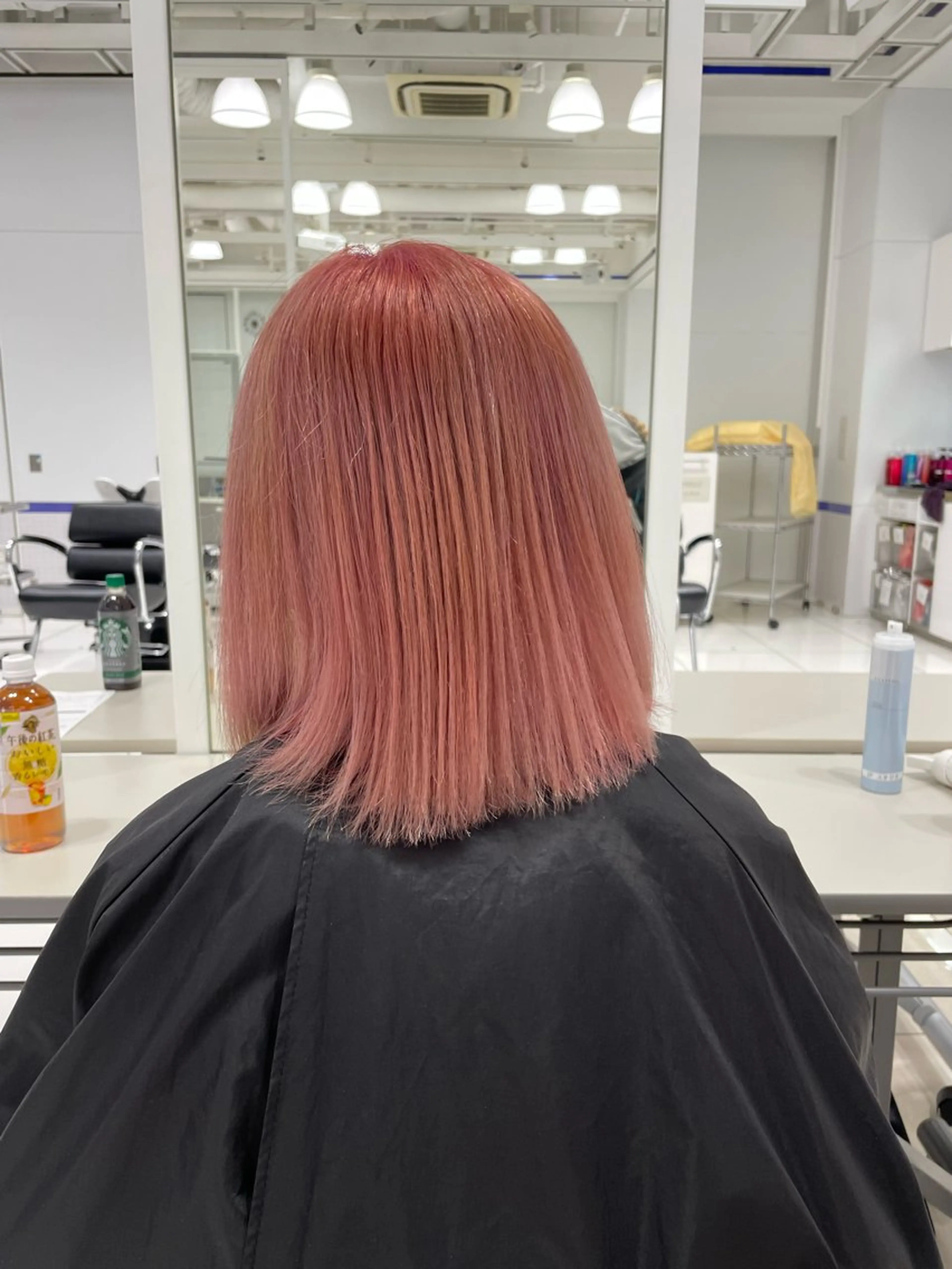 ショート カラー ヘアアレンジ ボブ/透明感ベージュ 🫧クルミ🌟のヘアスタイル