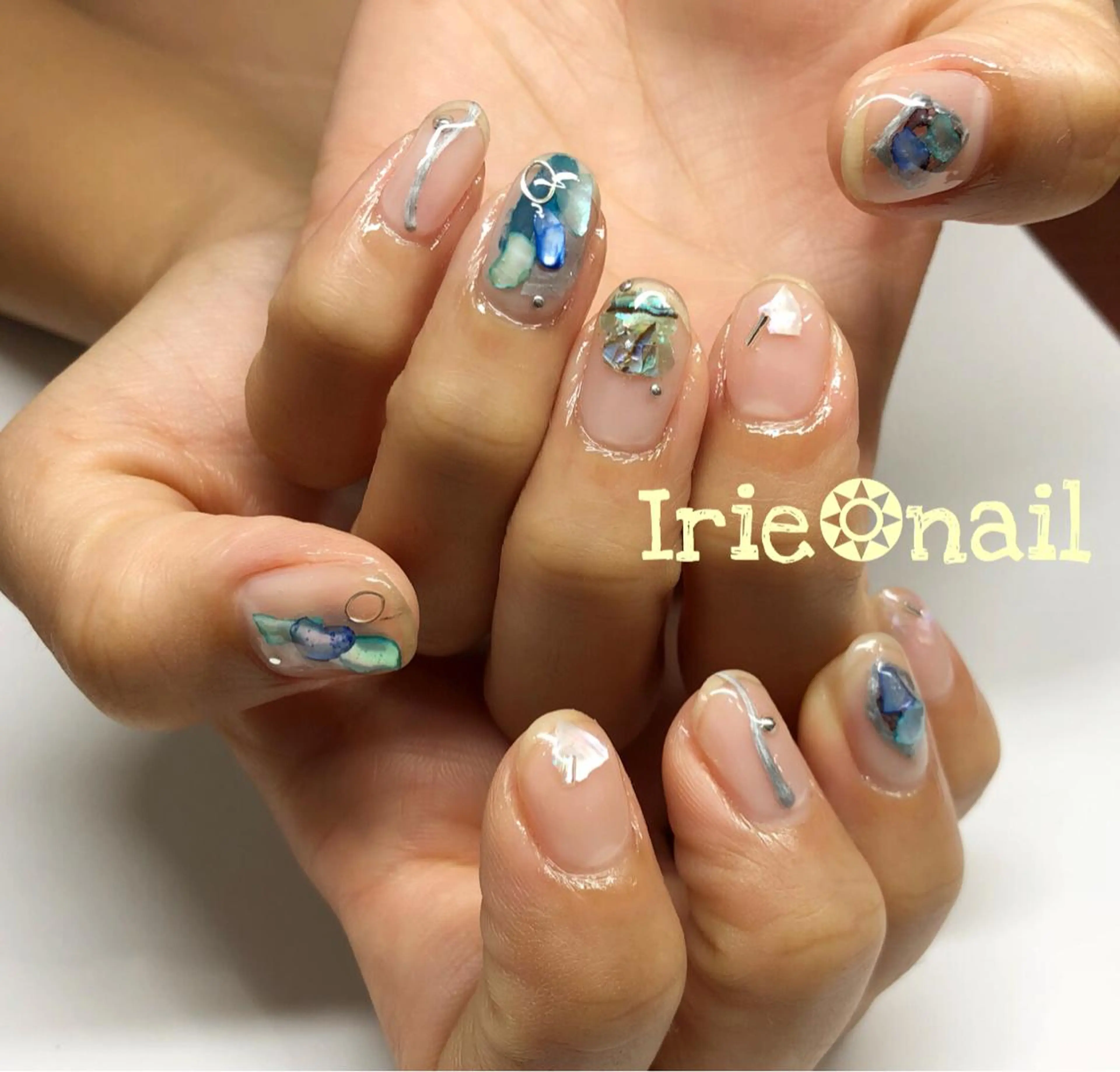 ネイル アートネイル 持ち込み ニュアンスネイル Hair salon Irie所属・與儀 知佳のネイルデザイン