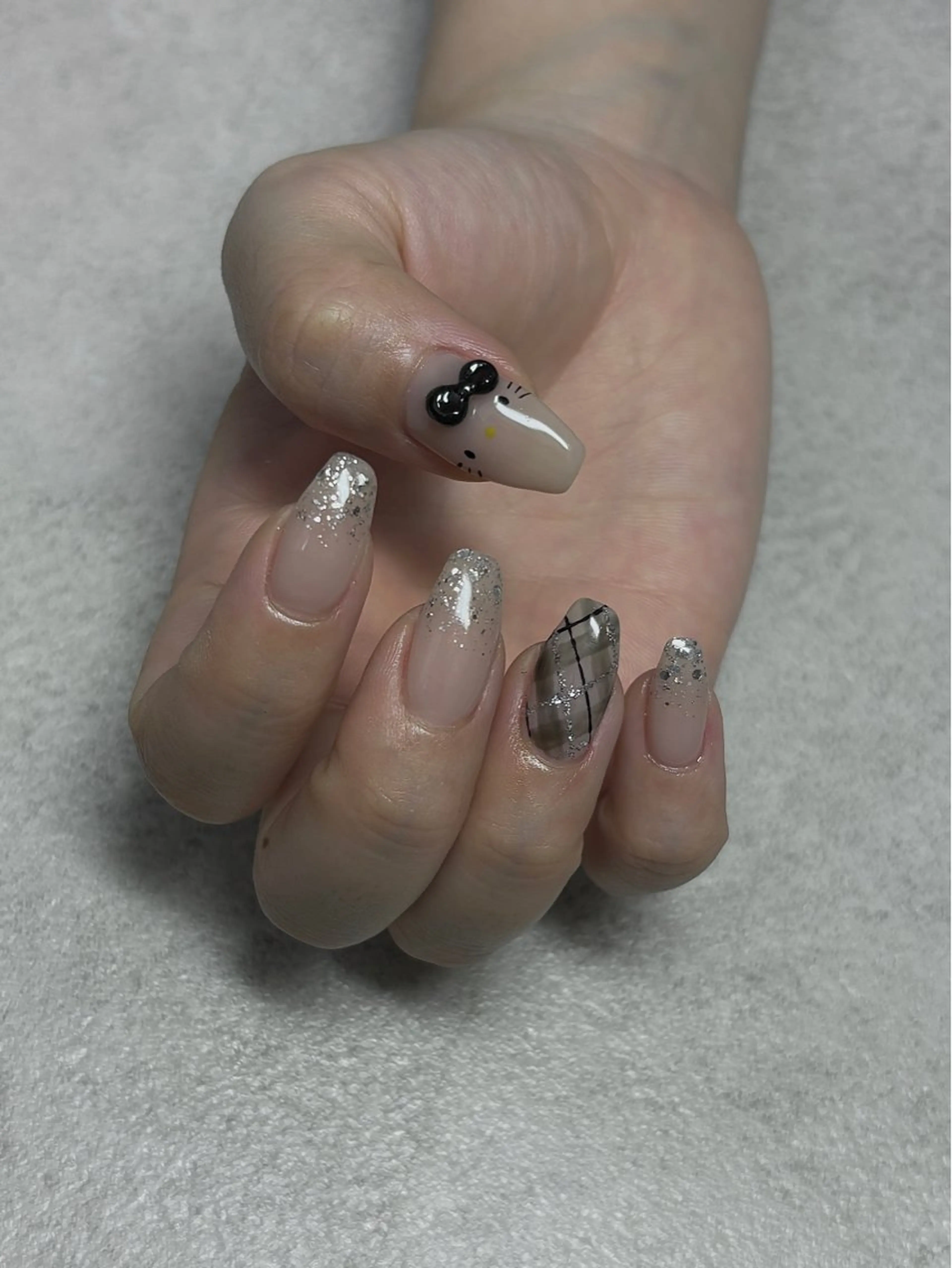 ネイル 韓国ネイル ラメ(グリッター) ラメグラデーション オフィスネイル シンプルネイル ハンドネイル acs.n所属・ネイル，耳つぼ 風間すみれのその他イメージ