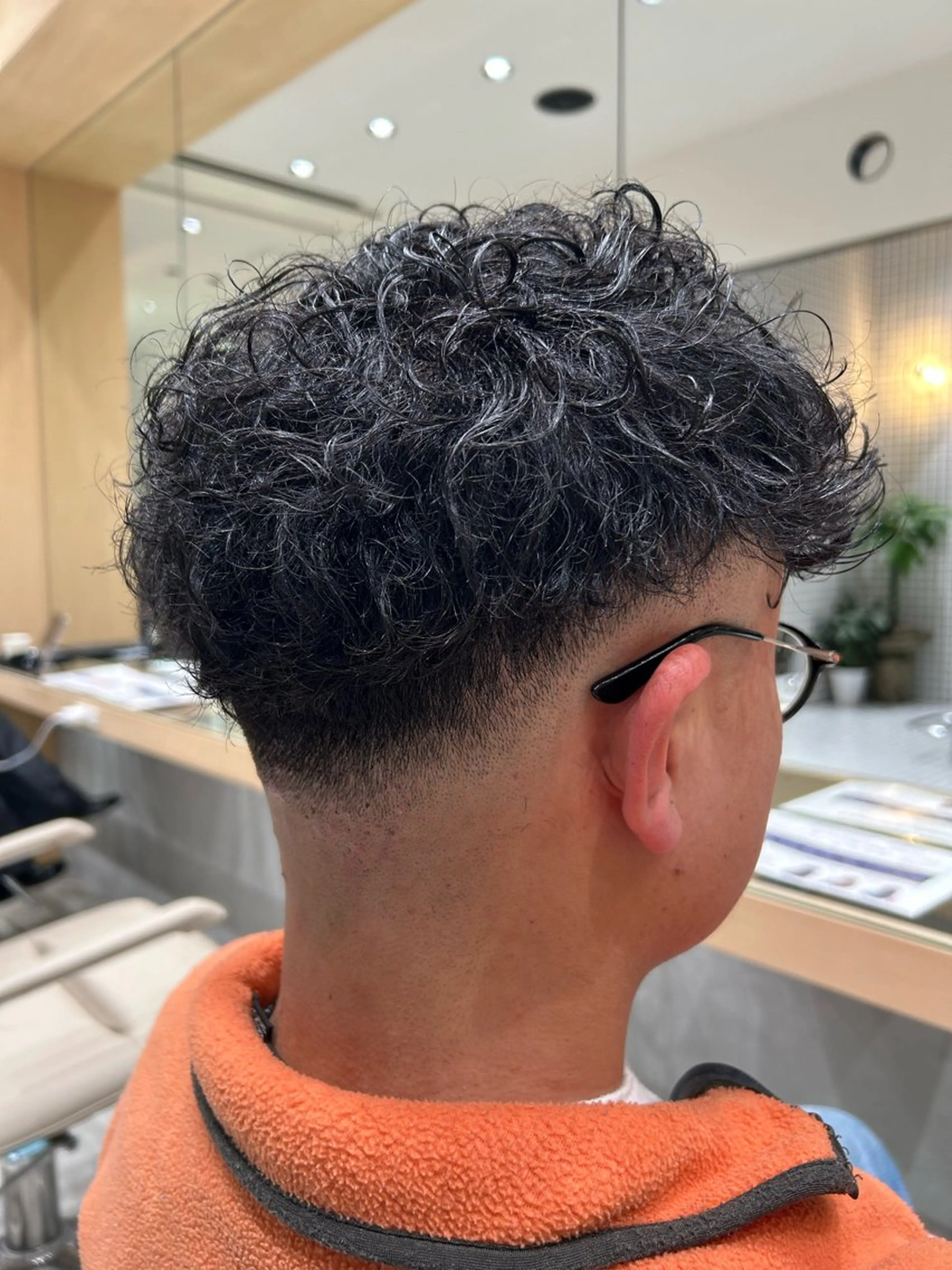 パーマ メンズ フェードカット メンズパーマ スペインカール 🐲ツイスパ🐲 フェード/龍のヘアスタイル