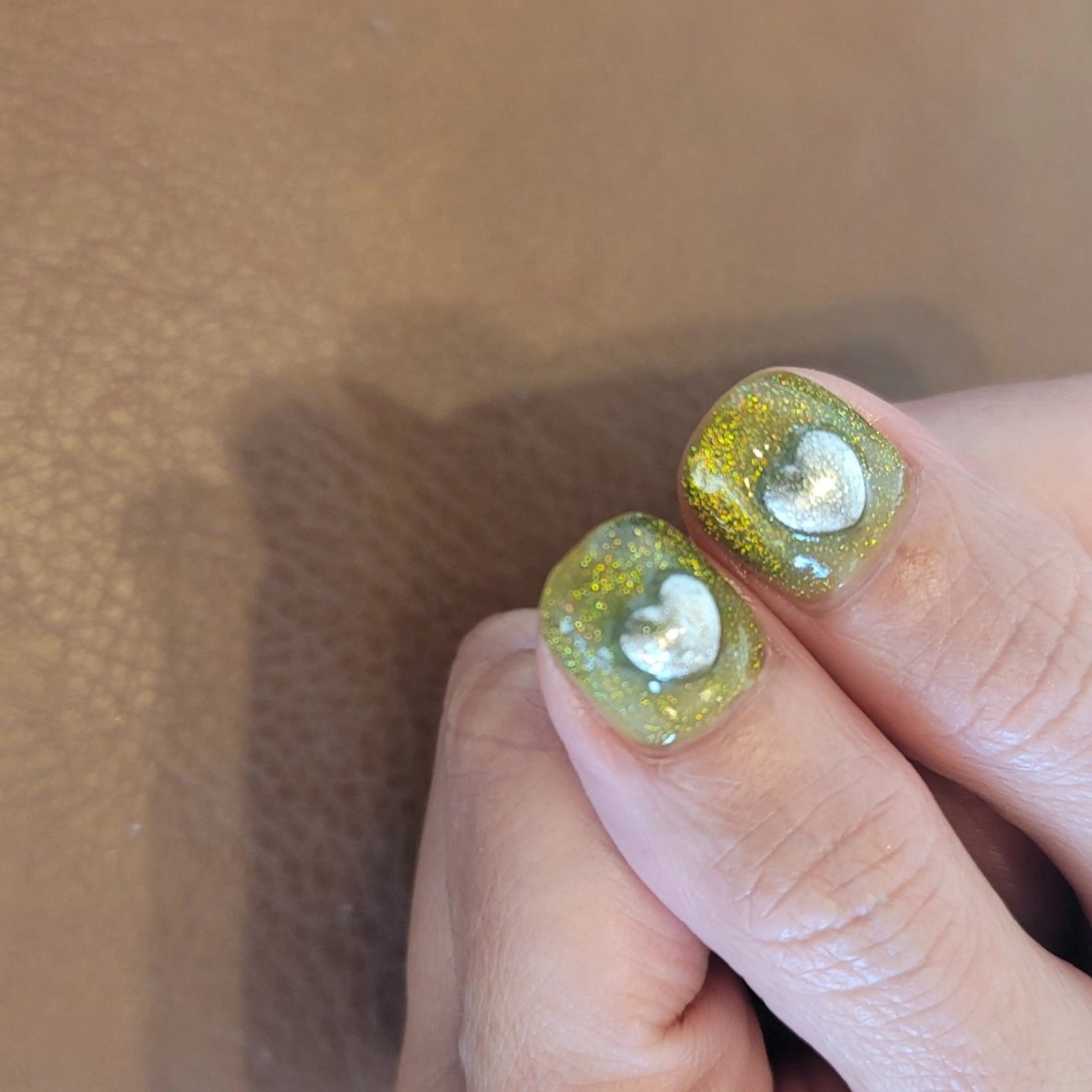 ネイル ハート ぷっくりネイル 🌲🌳🚪iiit o🌲🌳🌲のネイルデザイン