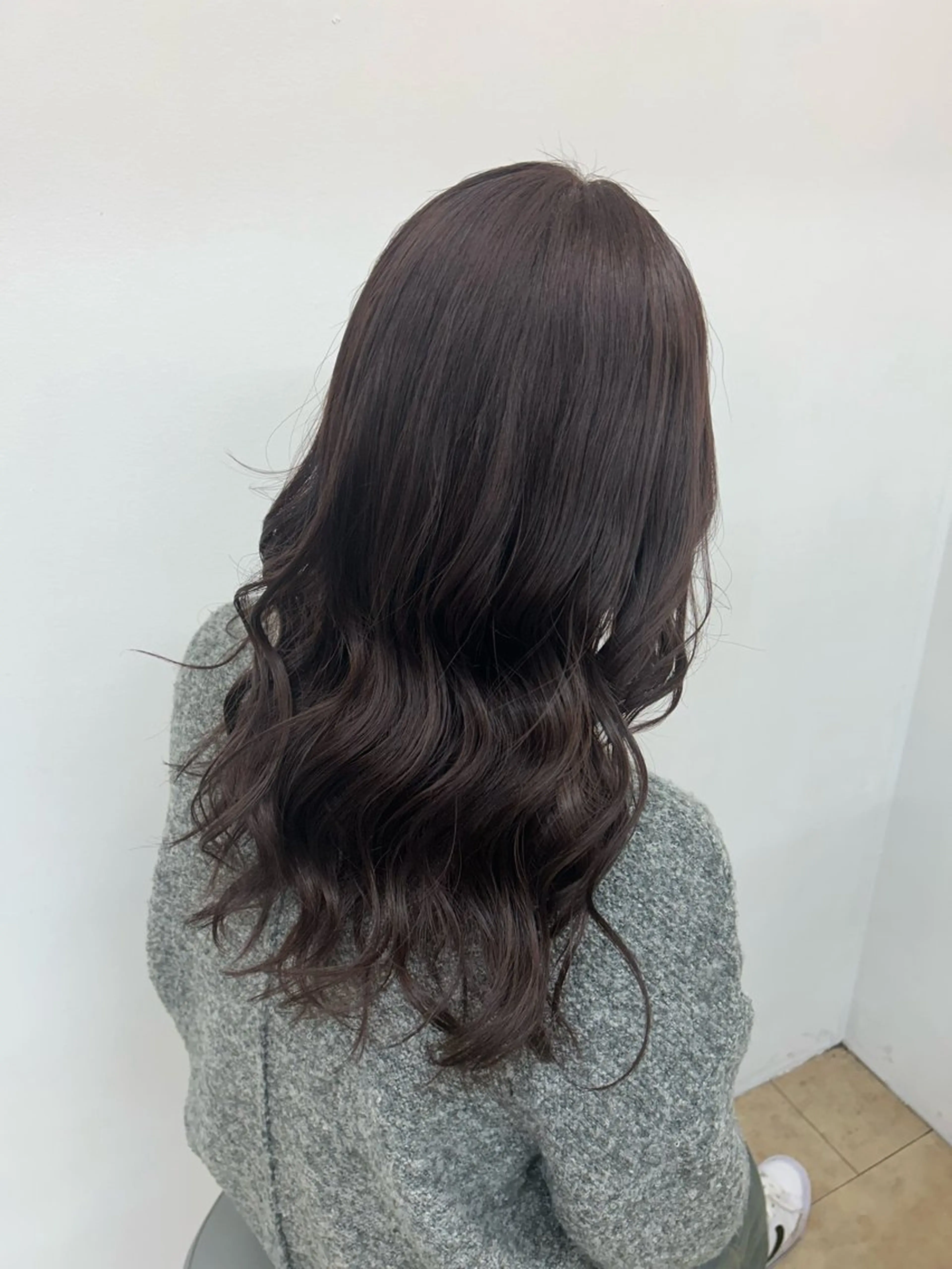 セミロング カラー ベージュカラー ラベンダーカラー ラベンダーベージュ 縮毛矯正 LOVERICHE所属・重光 梨央奈のヘアスタイル