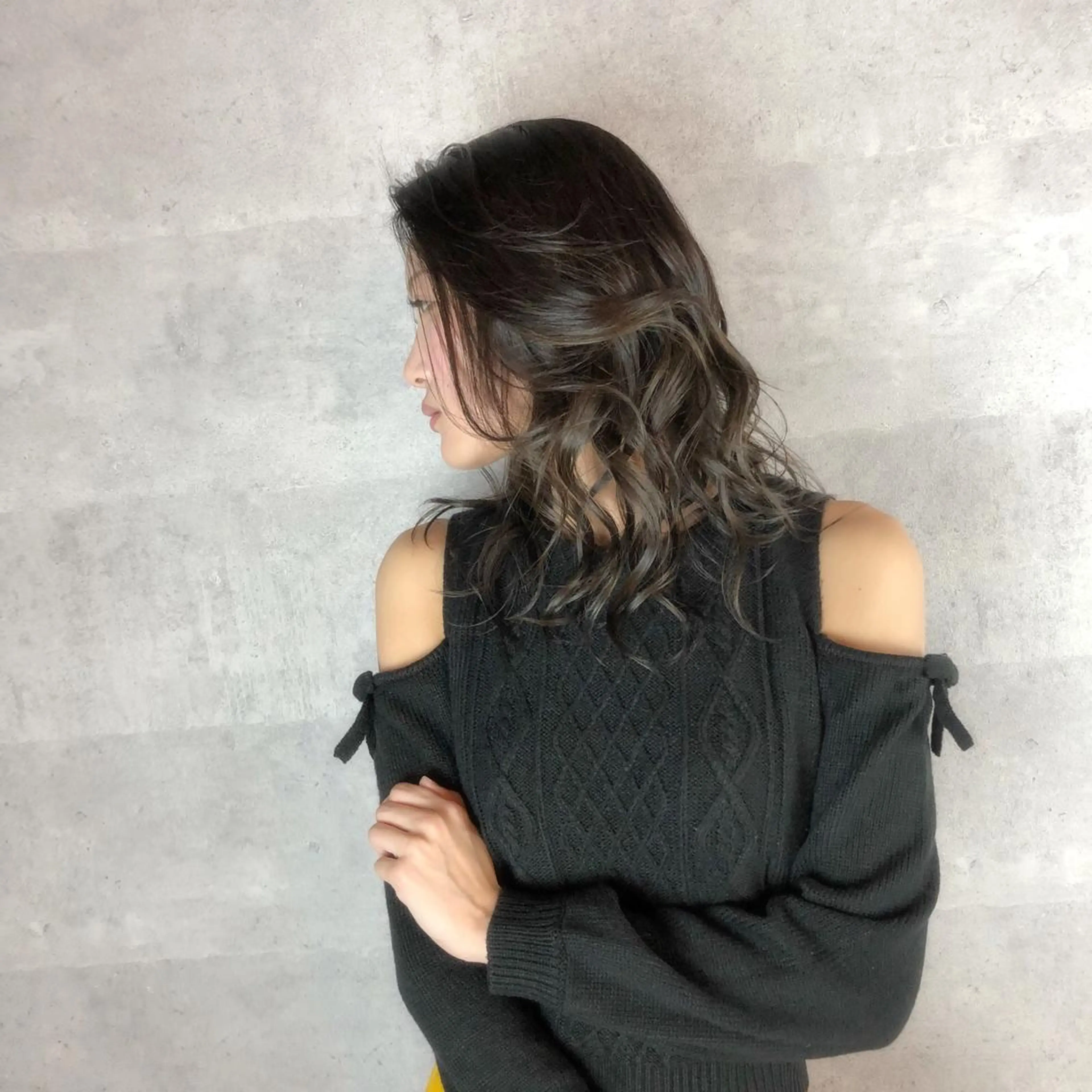 セミロング カラー 透明感カラー グレージュ カーキグレージュ カット ヘアカラー トリートメント Tiger  Lily所属・江藤 星史のヘアスタイル