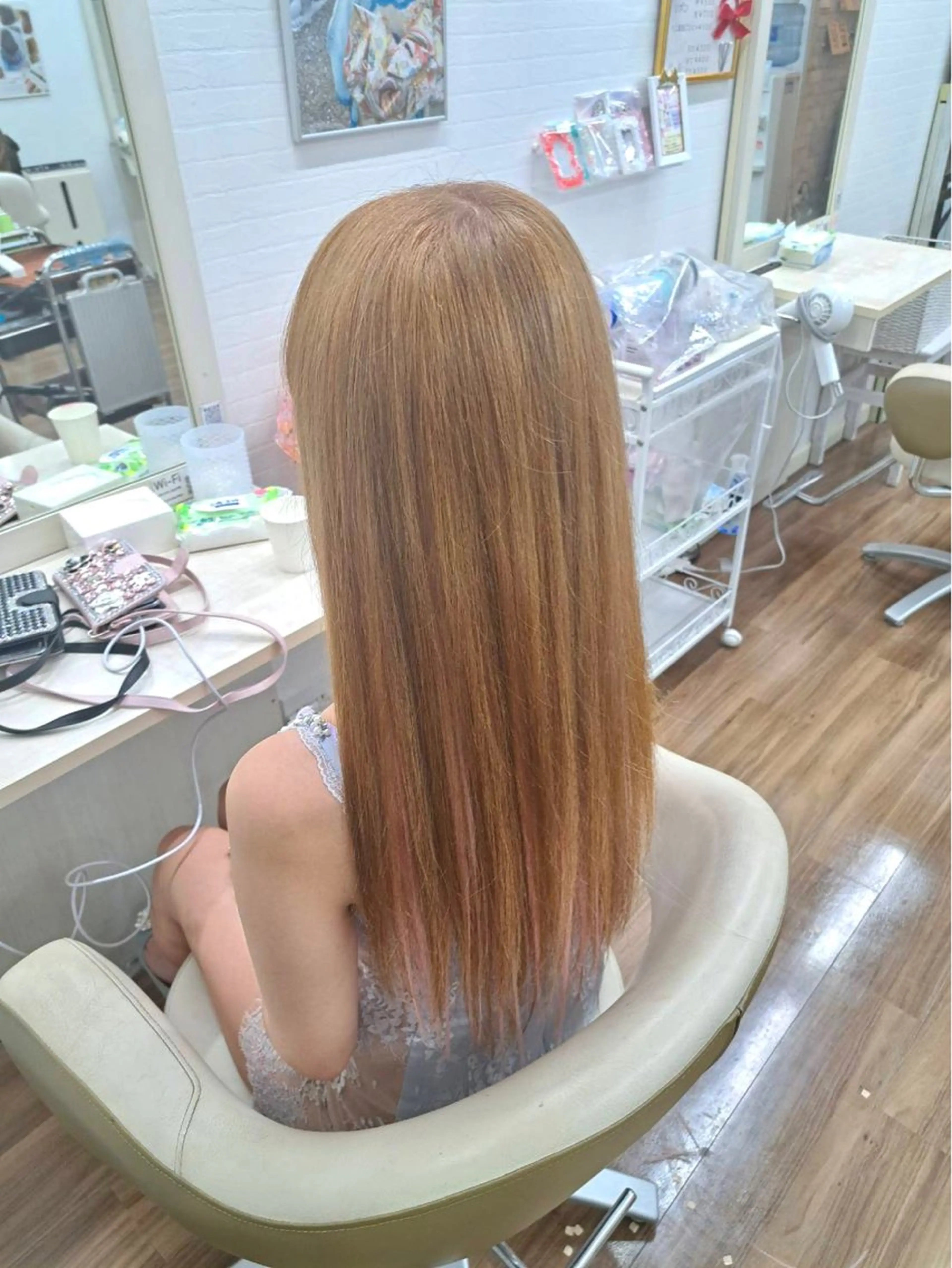 ロング カラー ベージュカラー ハイトーンカラー ミルクティーベージュ エクステ ヘアカラー トリートメント GLOSS 心斎橋 山上のヘアスタイル