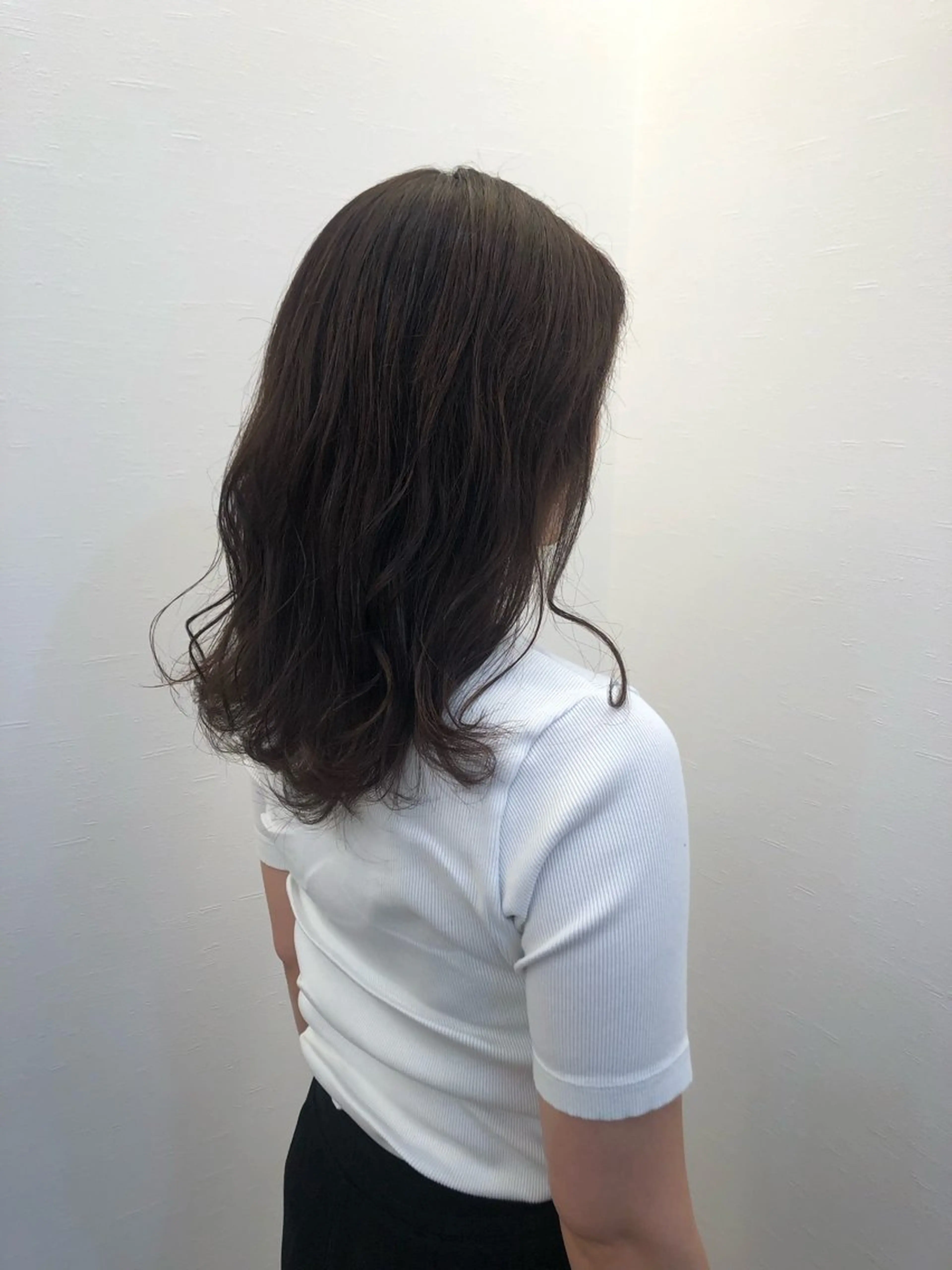 カラー Ruang所属・ツノガイ エリのヘアスタイル