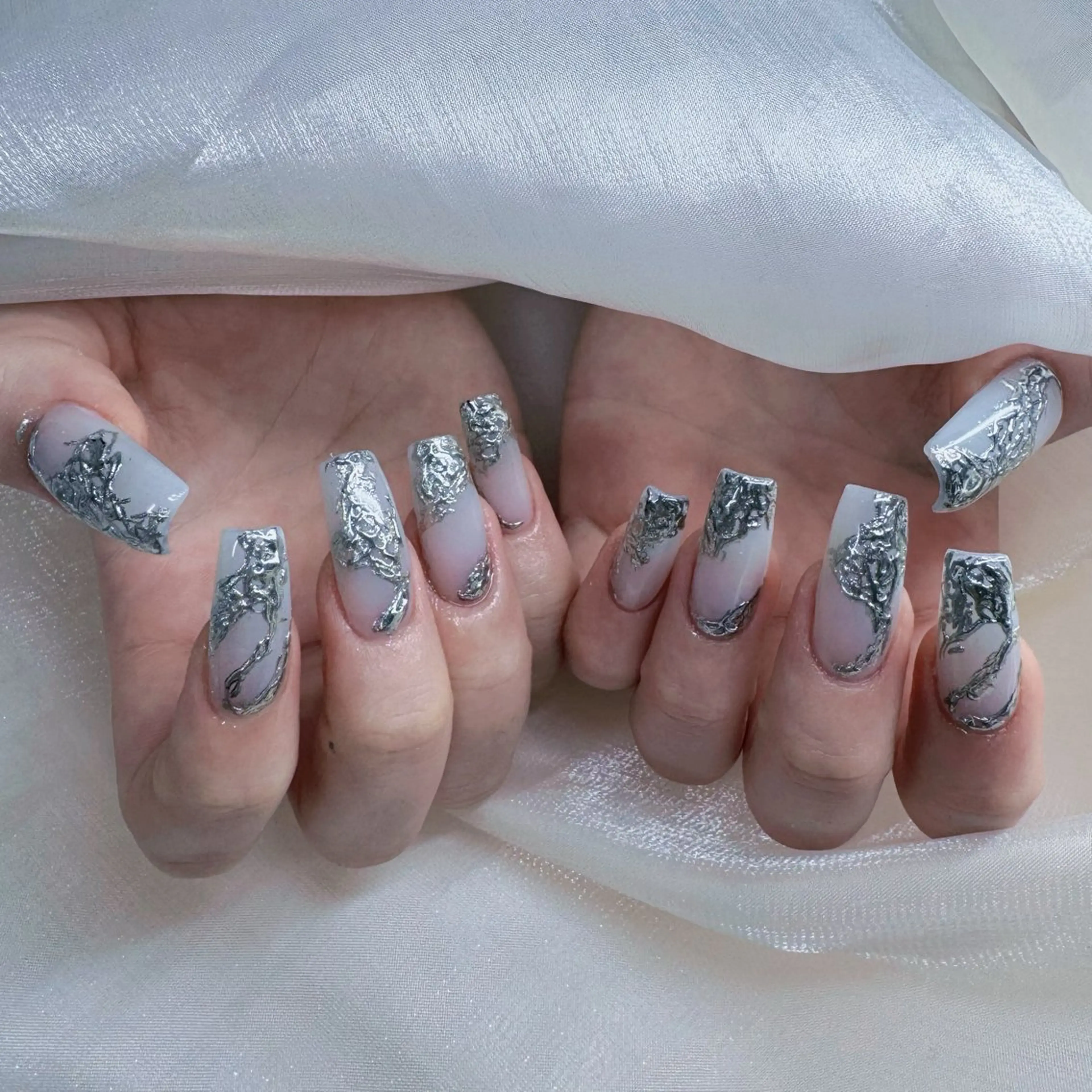 ネイル チークネイル ガーリー キラキラネイル 韓国ネイル ミラーネイル ハンドネイル NailPrincess所属・princess スカルプ専門店のネイルデザイン