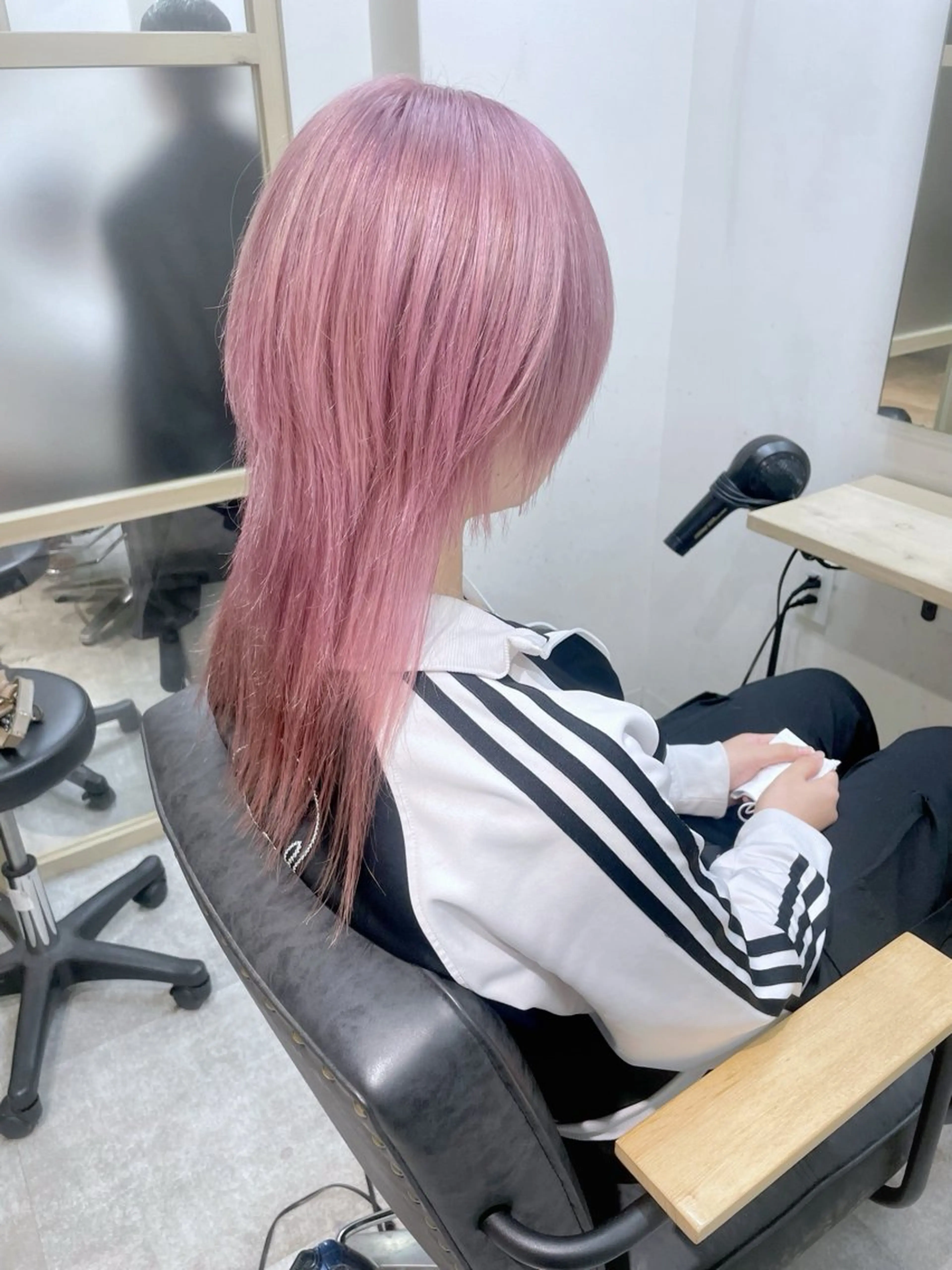 カラー ハイトーンカラー カット ヘアカラー トリートメント EMANON新宿南口所属・🦄中性ウルフ ☁️Shiori🦄のヘアスタイル