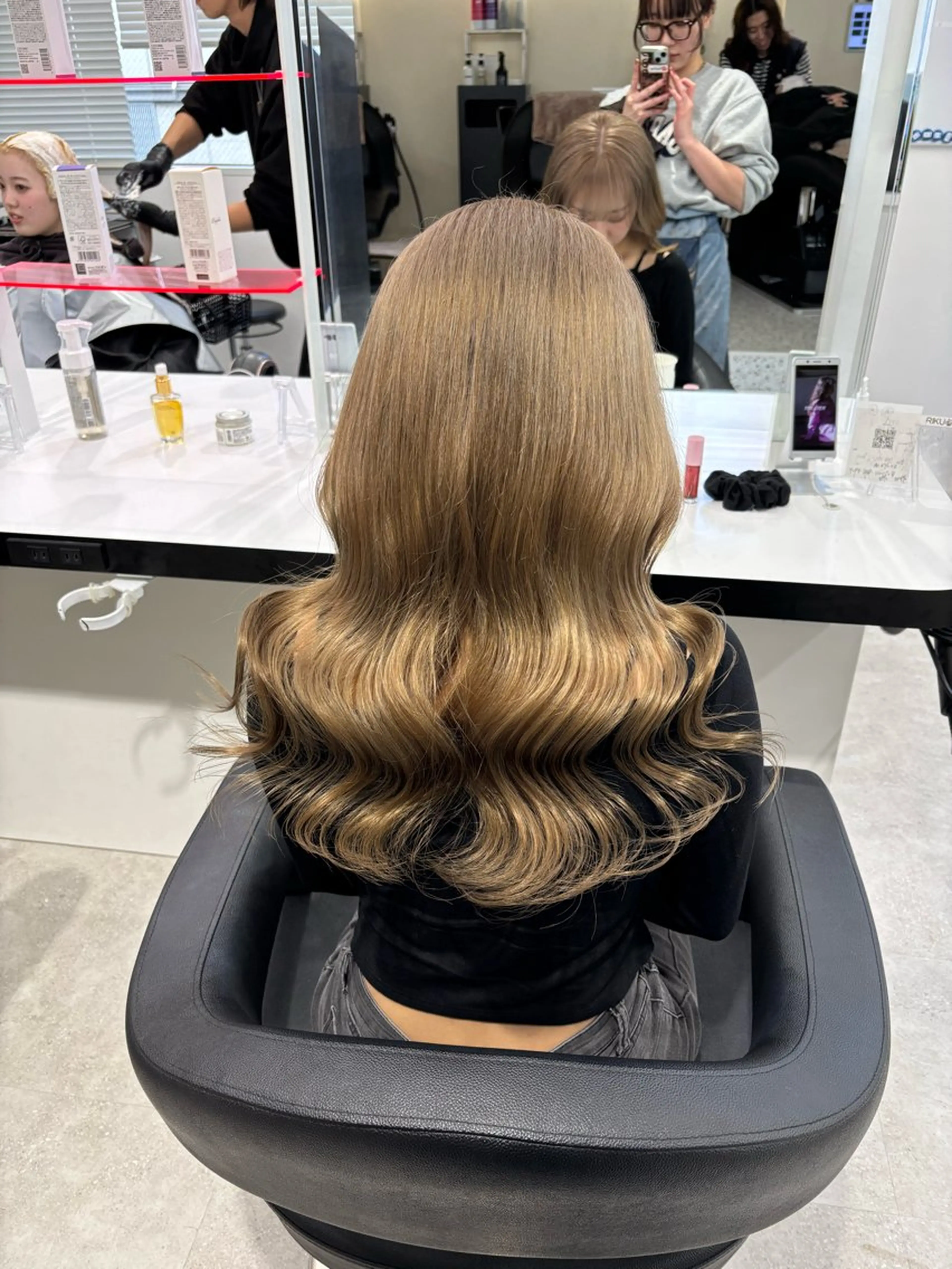 ロング Wカラー/暖色/べ ージュりく©︎🐝のヘアスタイル