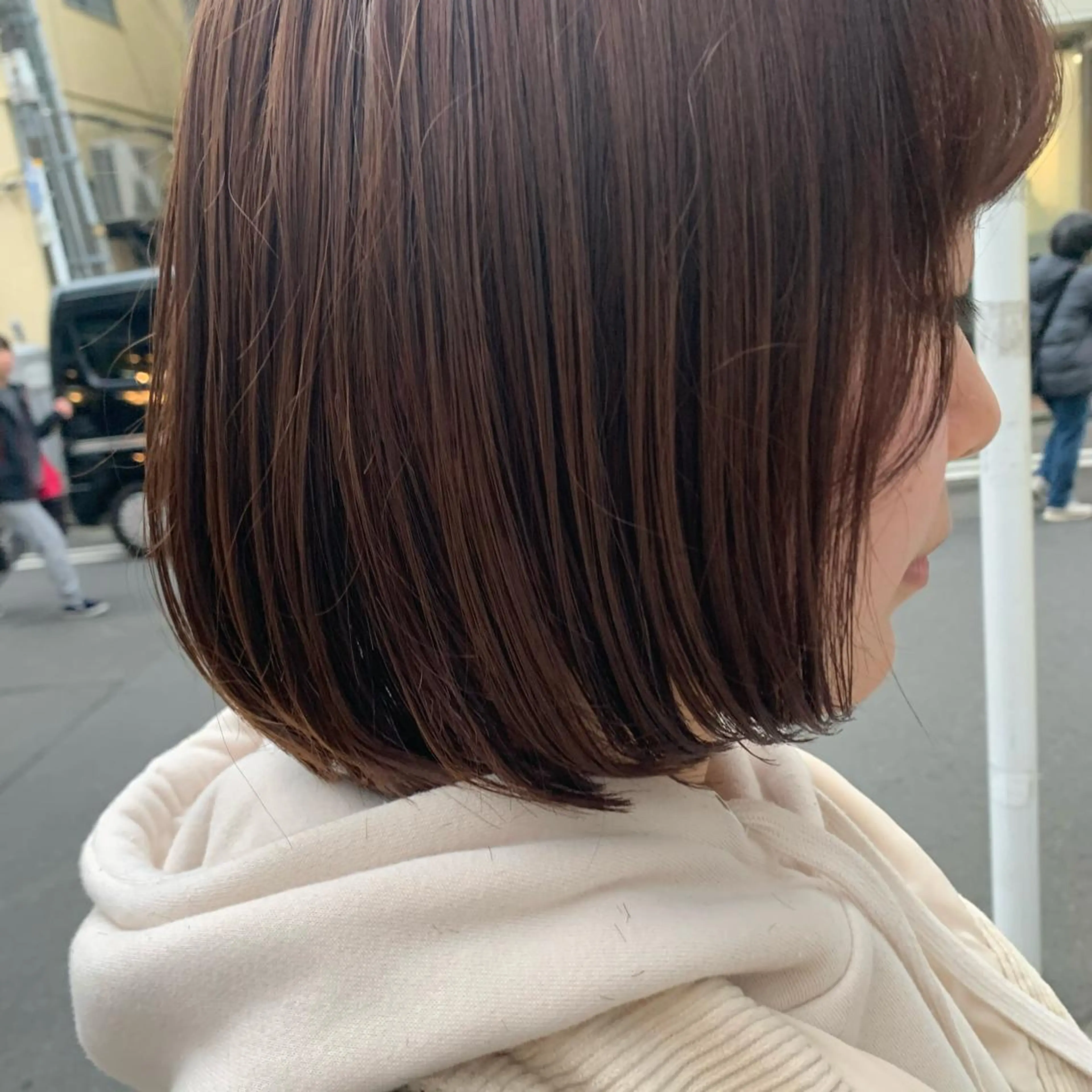 ショート カラー ヘアアレンジ サナ🌱 切りっぱなしボブのヘアスタイル