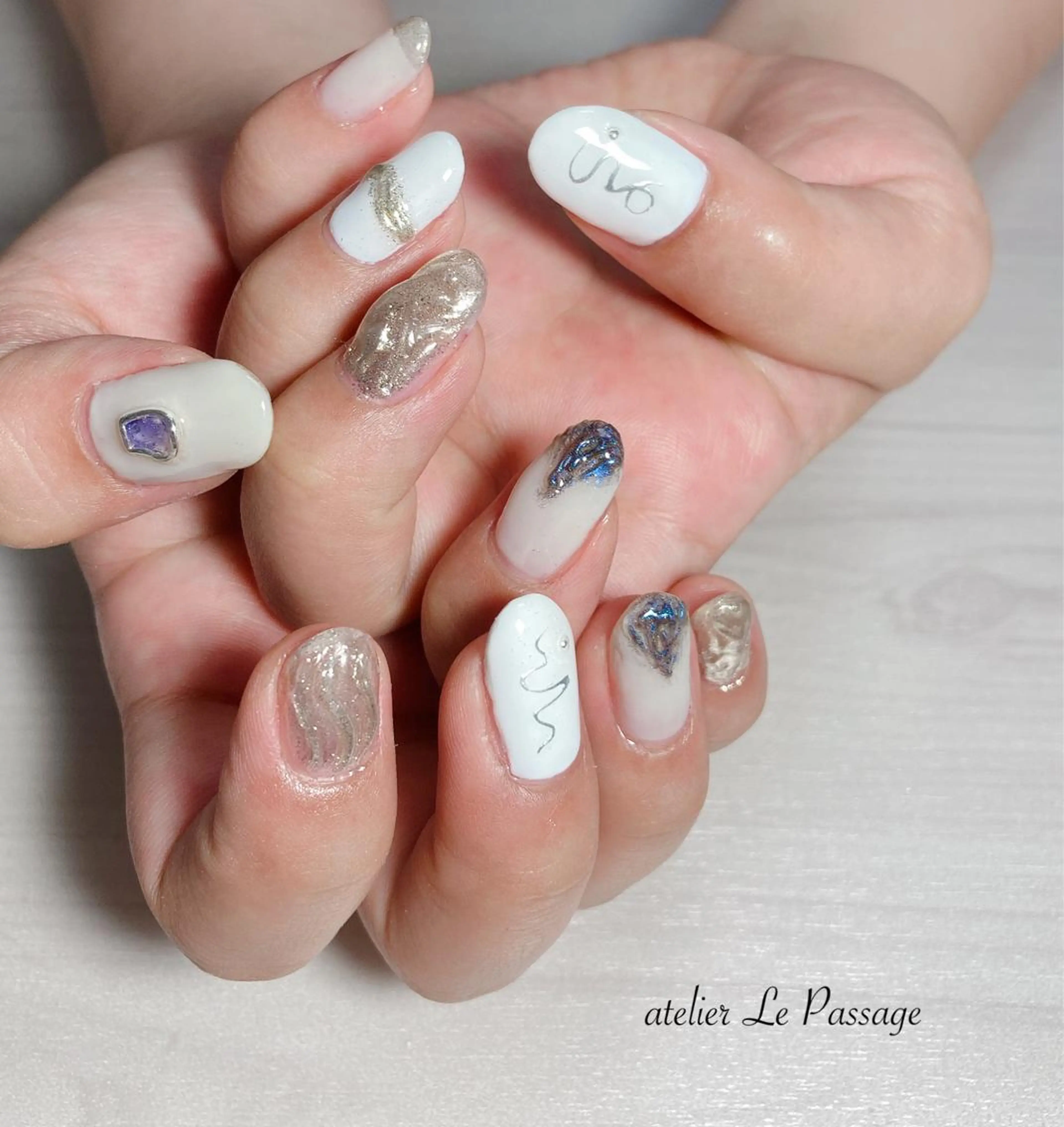ネイル ジェルネイル ラメ(グリッター) ニュアンスネイル オフィスネイル パラジェル Atelier Le Passage所属・h nakatsukaのネイルデザイン
