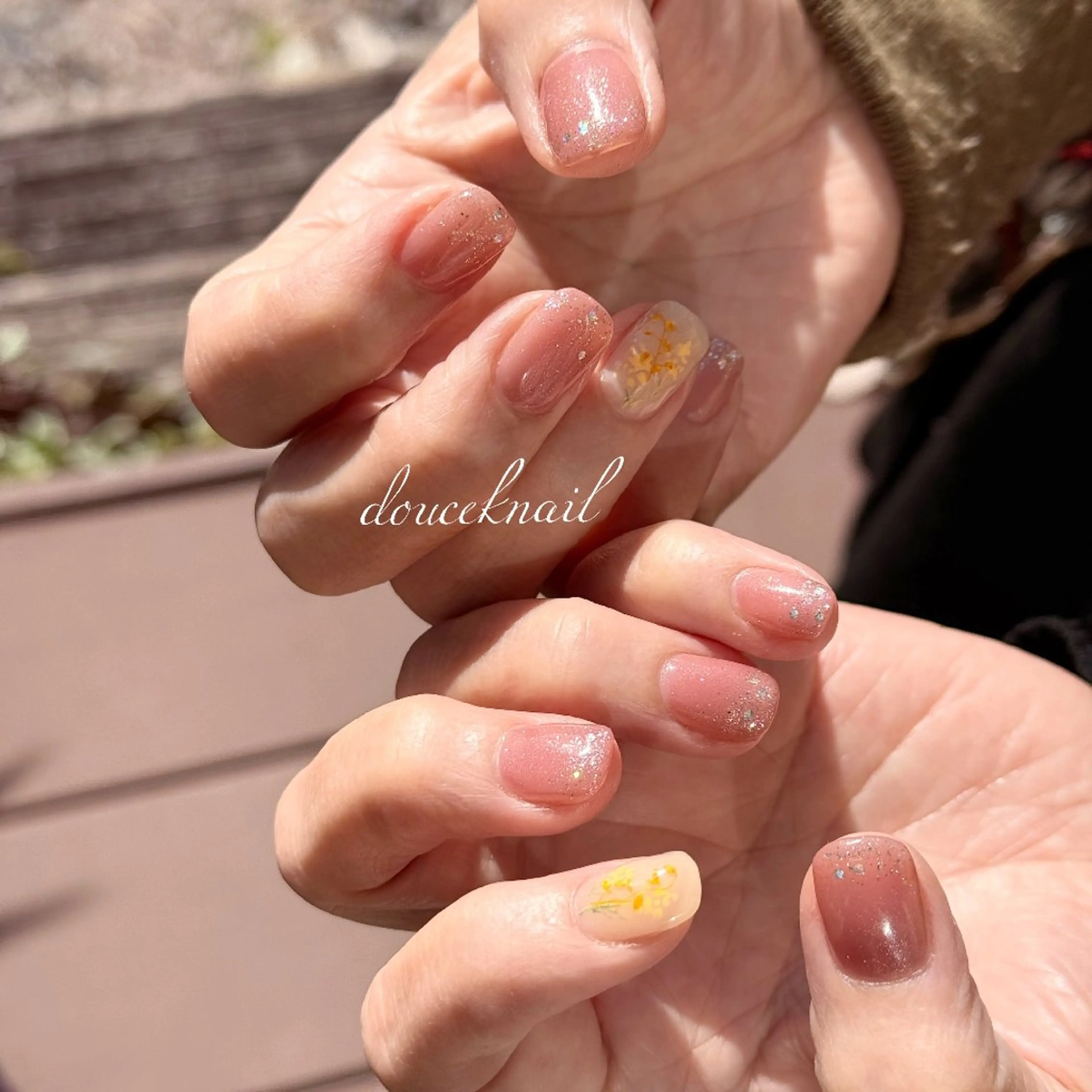 ネイル フラワーネイル douceknail所属・本厚木南口 徒歩3分のネイルデザイン