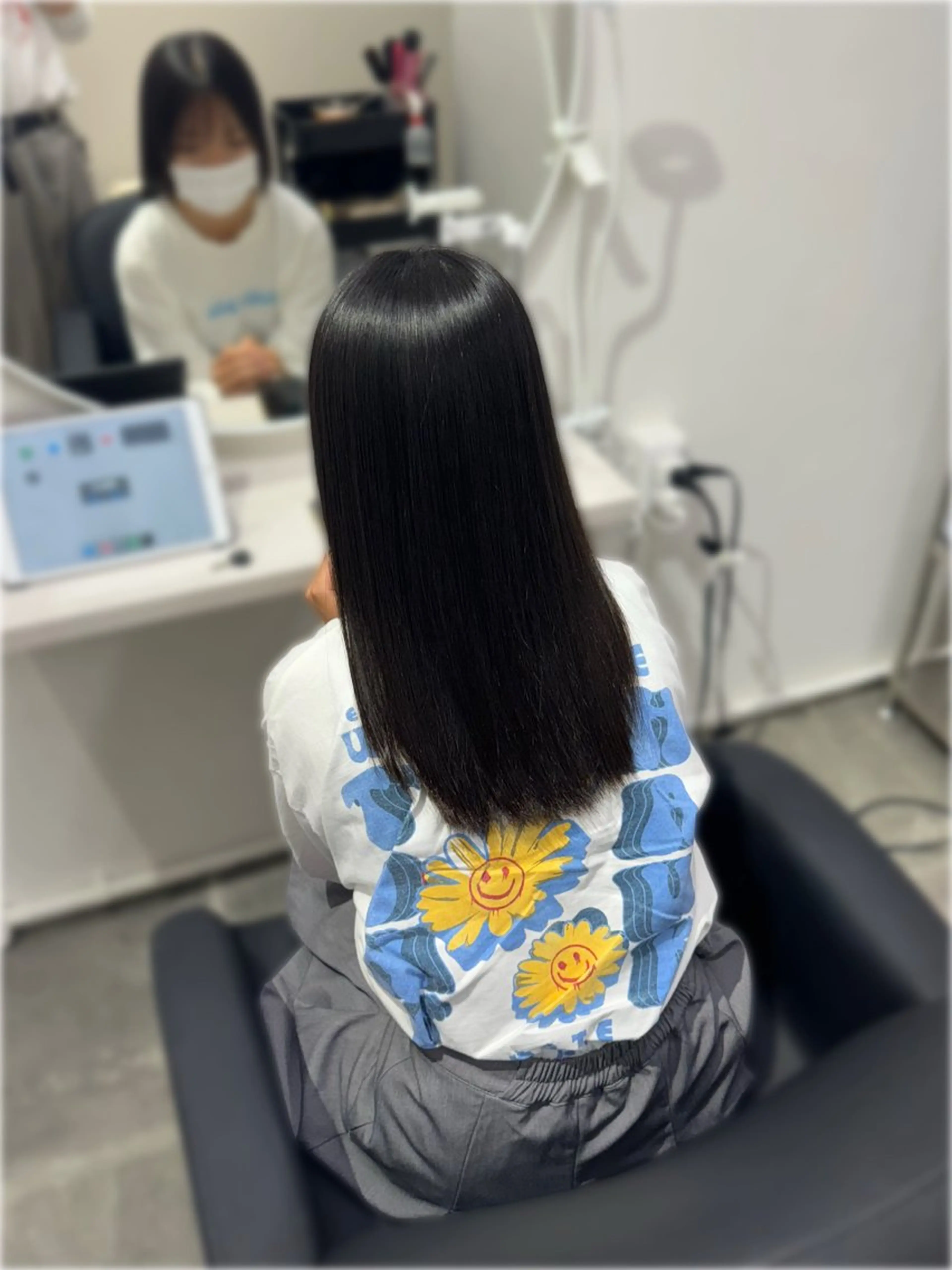 セミロング カット 縮毛矯正 YUZU🎀顔まわり ×レイヤーカットのヘアスタイル