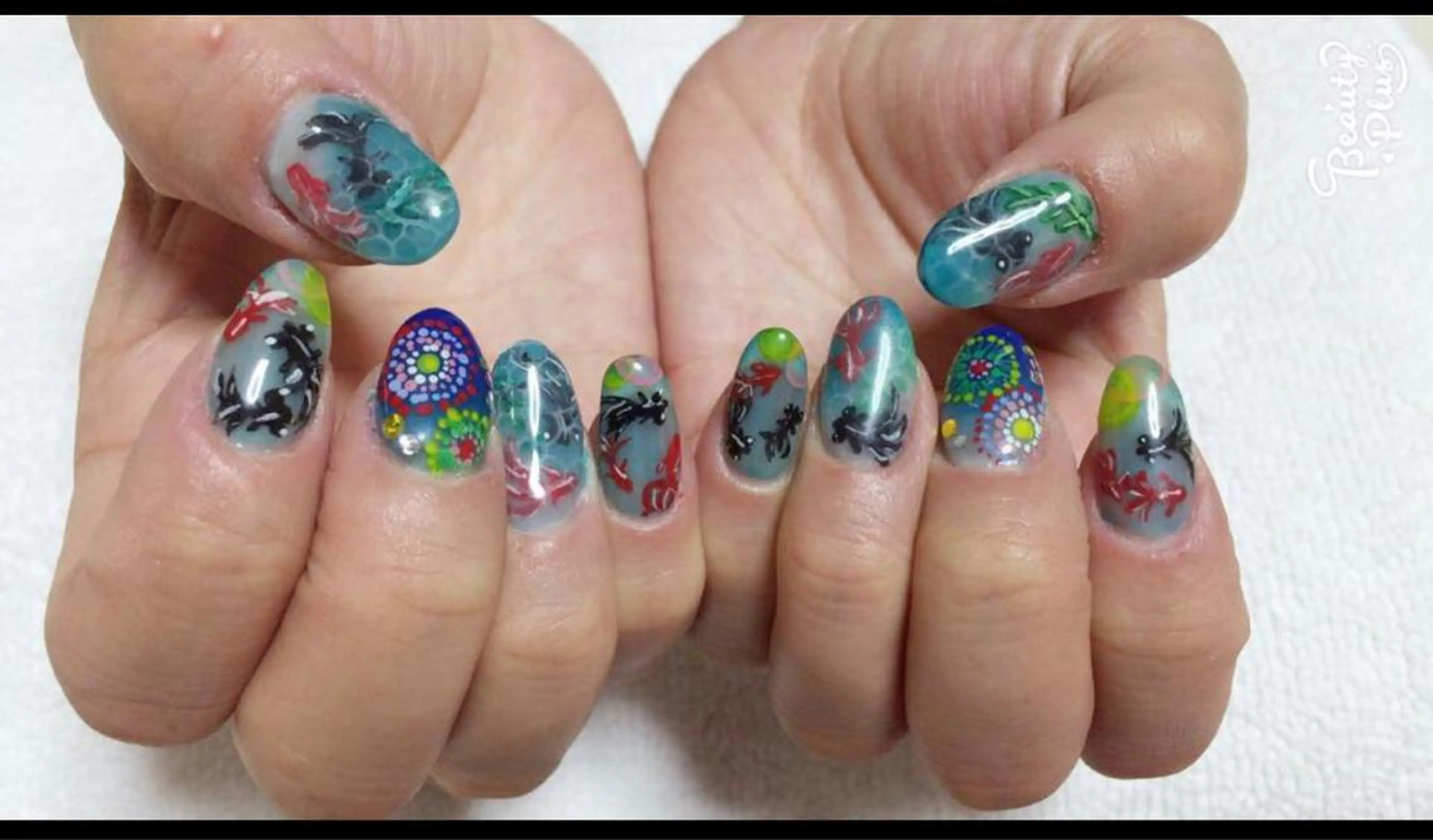 ロング ネイル 平山 生美の眉毛・アイブロウイメージ