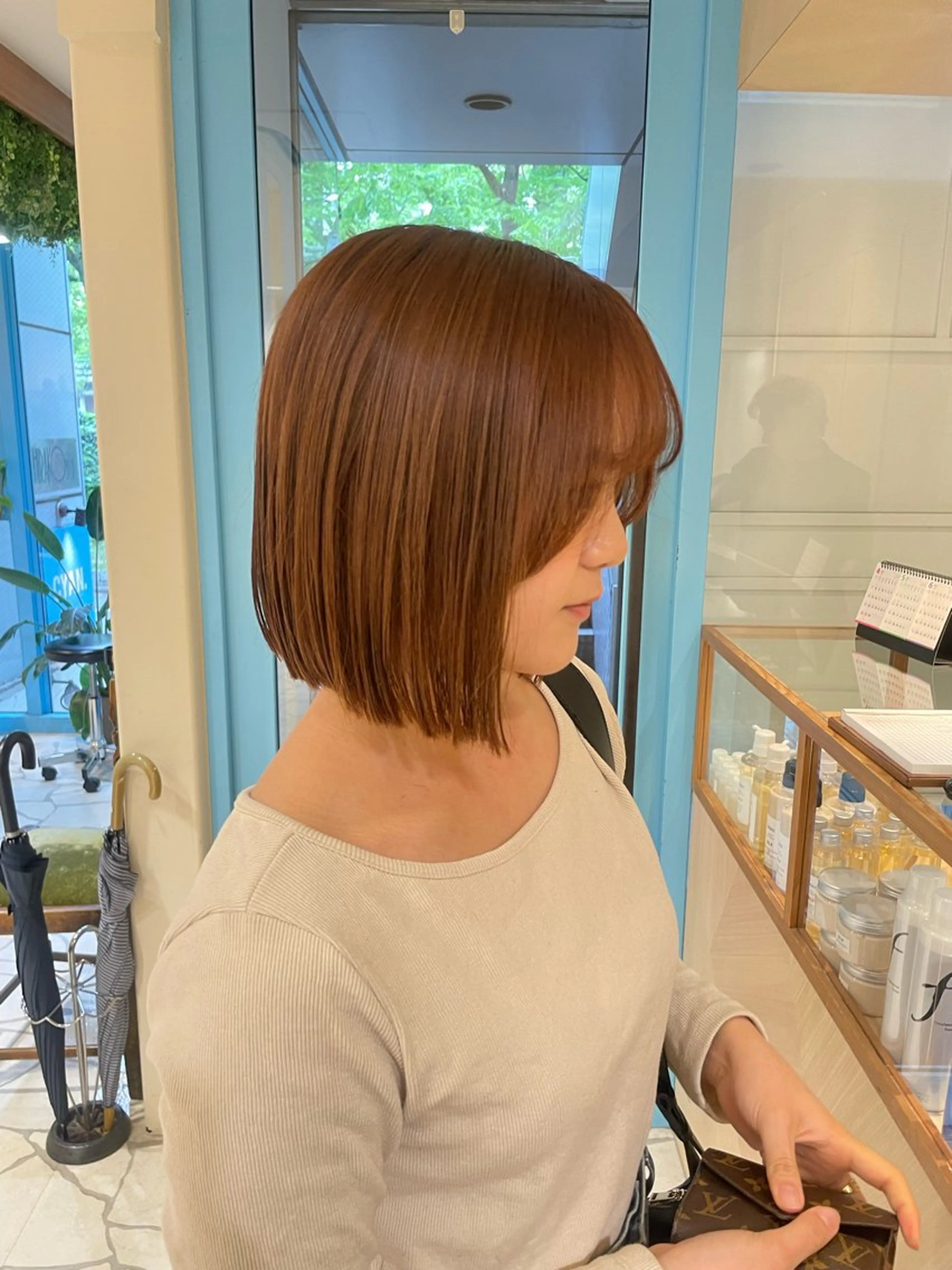 ショート カラー 中山 優里のヘアスタイル