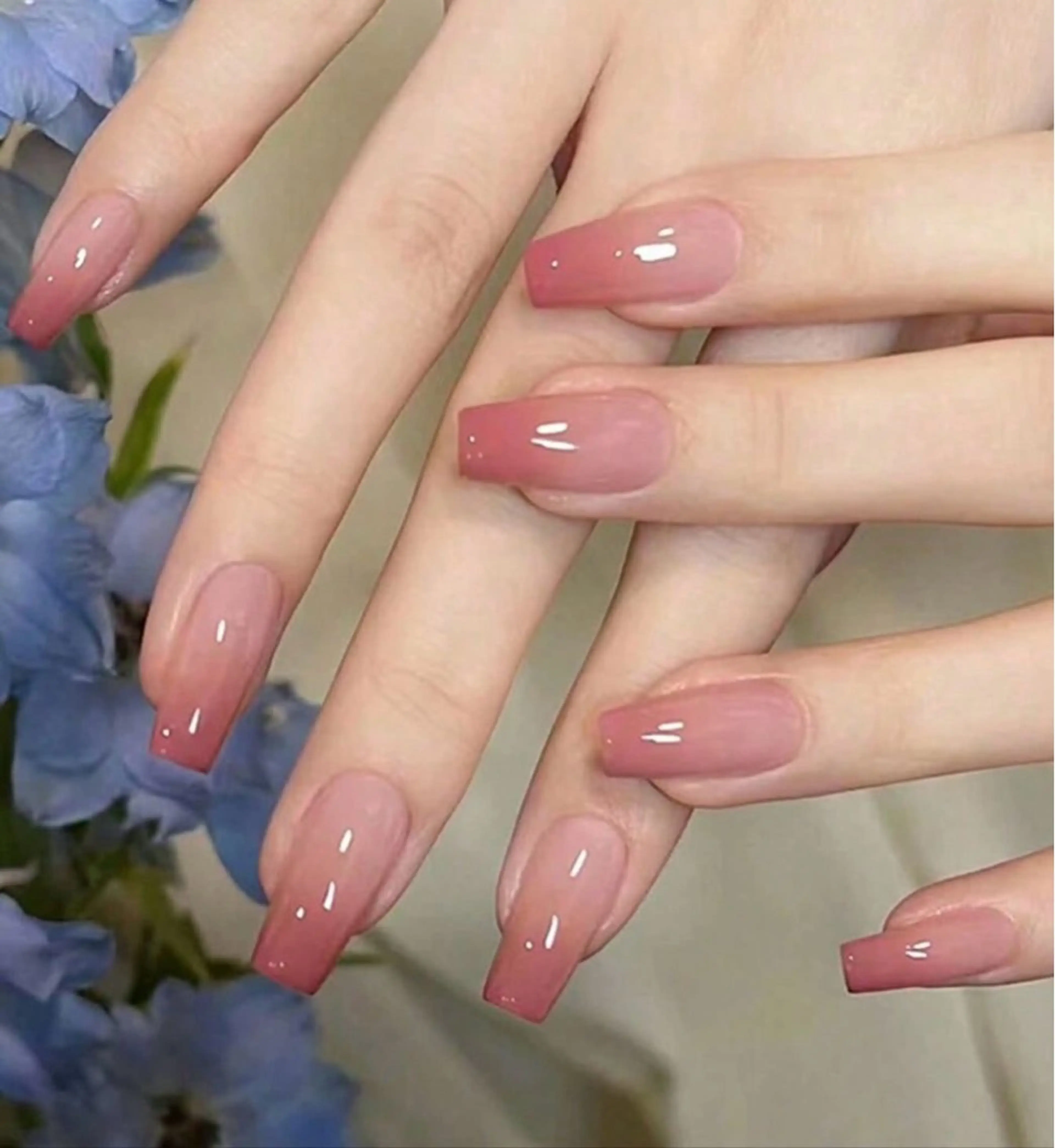 ネイル ハンドネイル キン グミのネイルデザイン