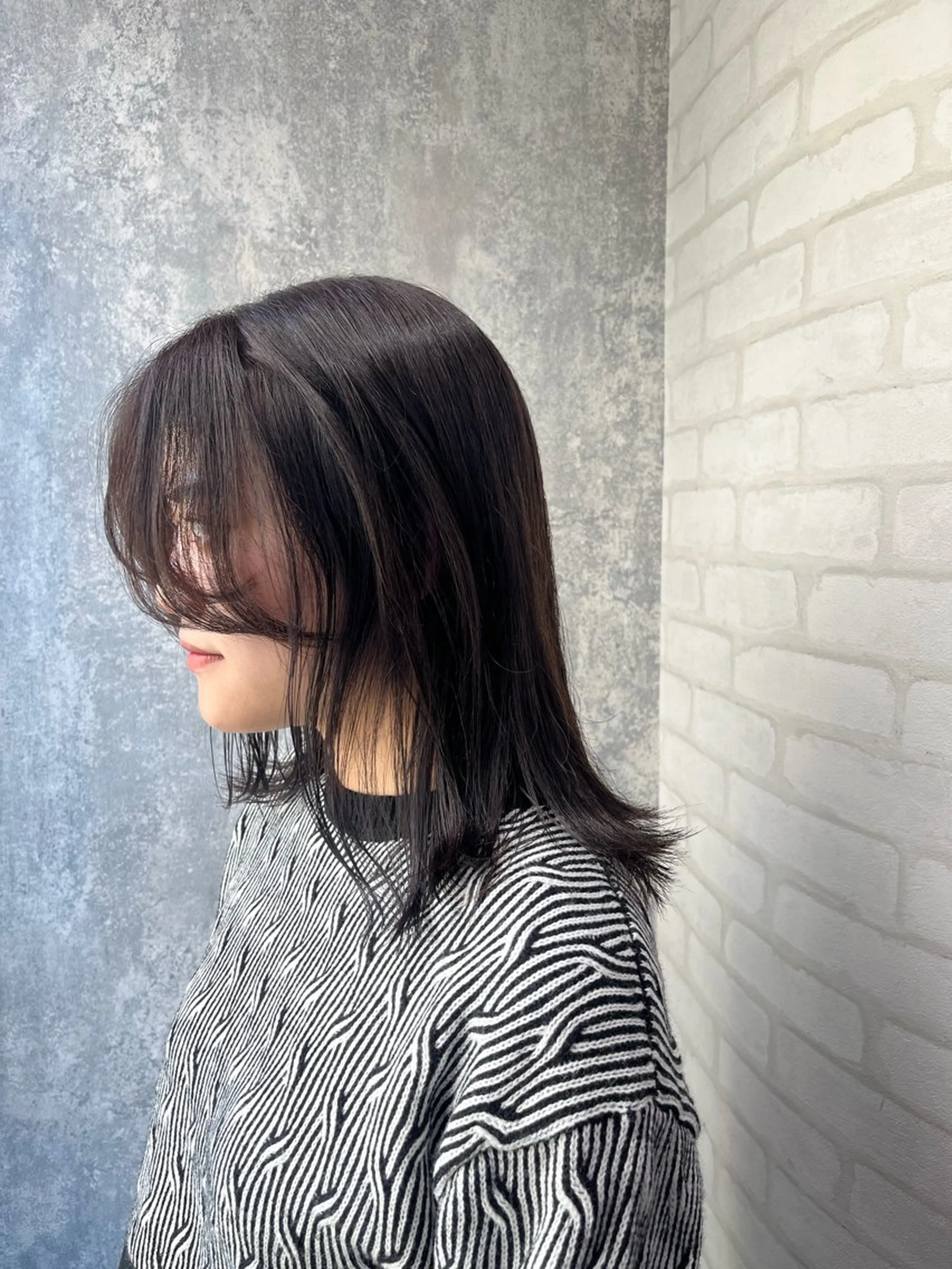 ミディアム カラー ブリーチ 透明感カラー パープルカラー 詩乃🎀ピンク 暖色系🫧レイヤーのヘアスタイル