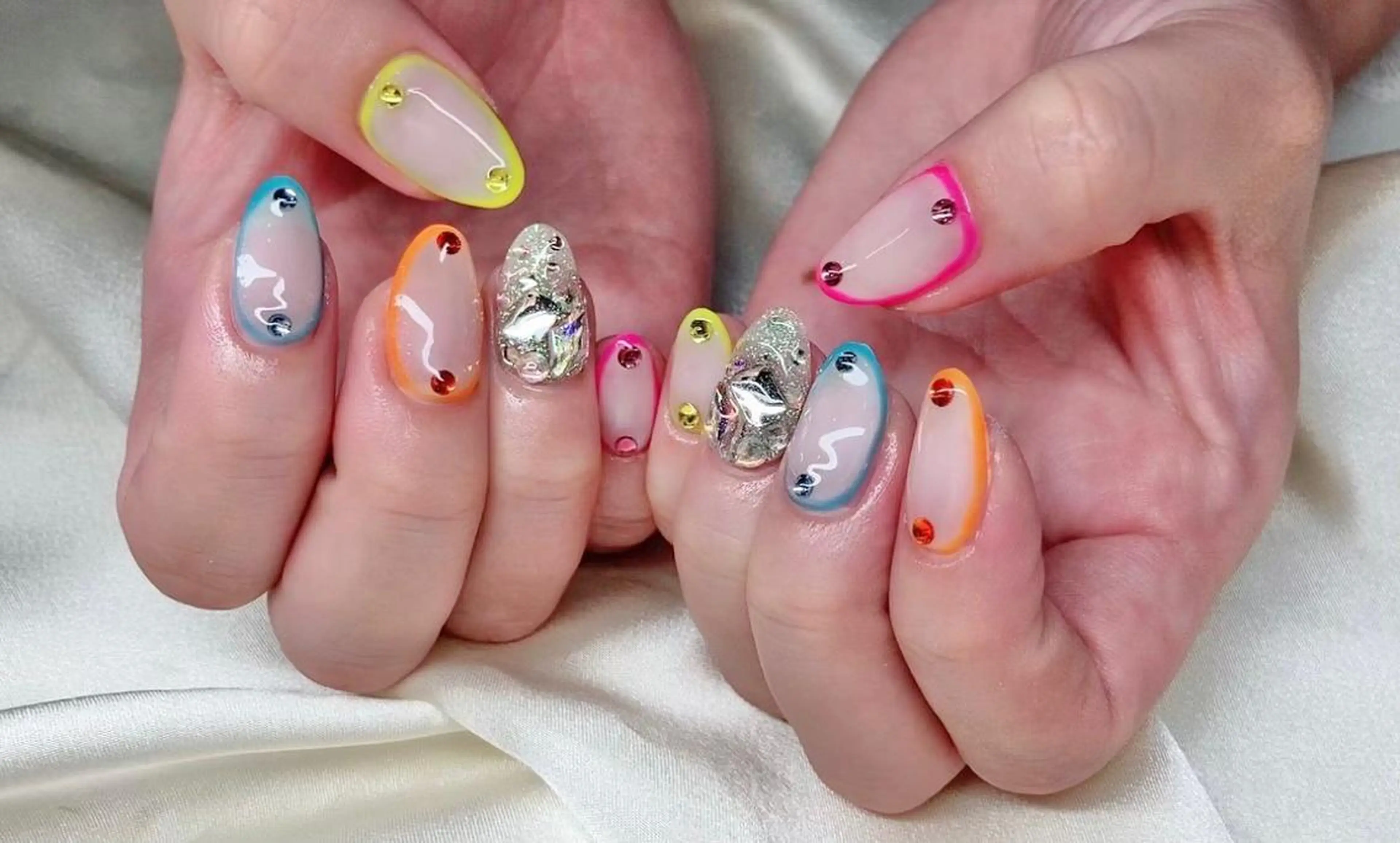 ネイル マツエク・マツパ アイブロウ 韓国風マツエク パリジェンヌラッシュリフト まつげパーマ ワンホンマツエク 長さ出し ハンドネイル Nail&eye Belire 新宿のネイルデザイン