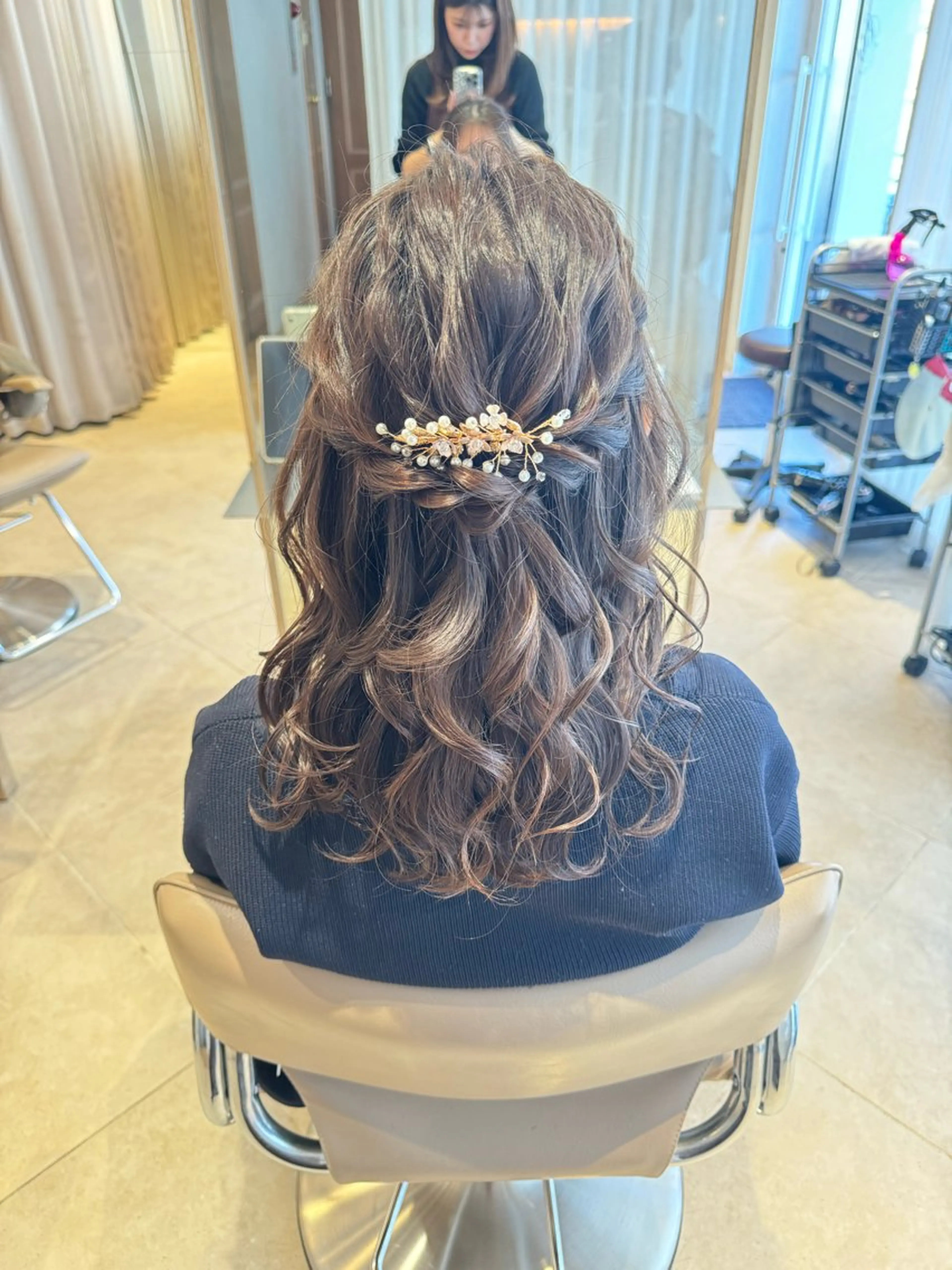 ショート カラー ヘアアレンジ ハーフアップ ショートヘア RINA 🦋🫧のヘアスタイル