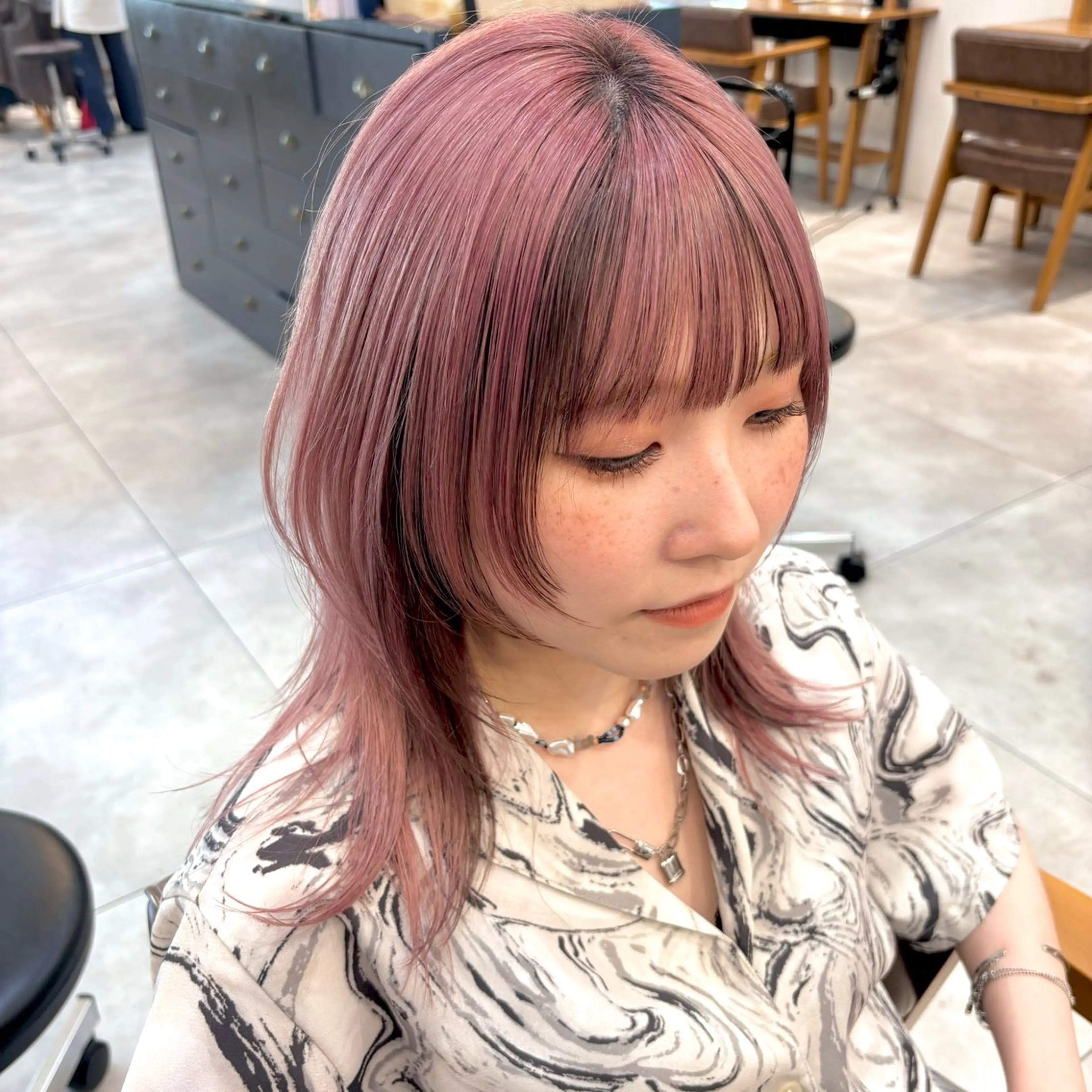 ミディアム little salt 渋谷店所属・akina＊ブリーチ ♡トレンドヘアのヘアスタイル